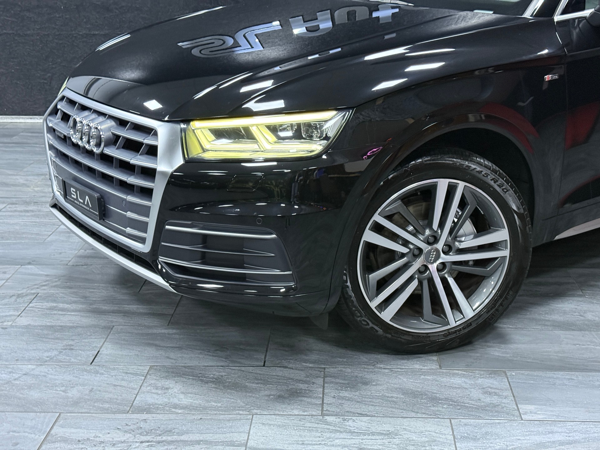 AUDI Q5 2.0 TDI S-Line sport quattro S-tronic-showroom-element-1