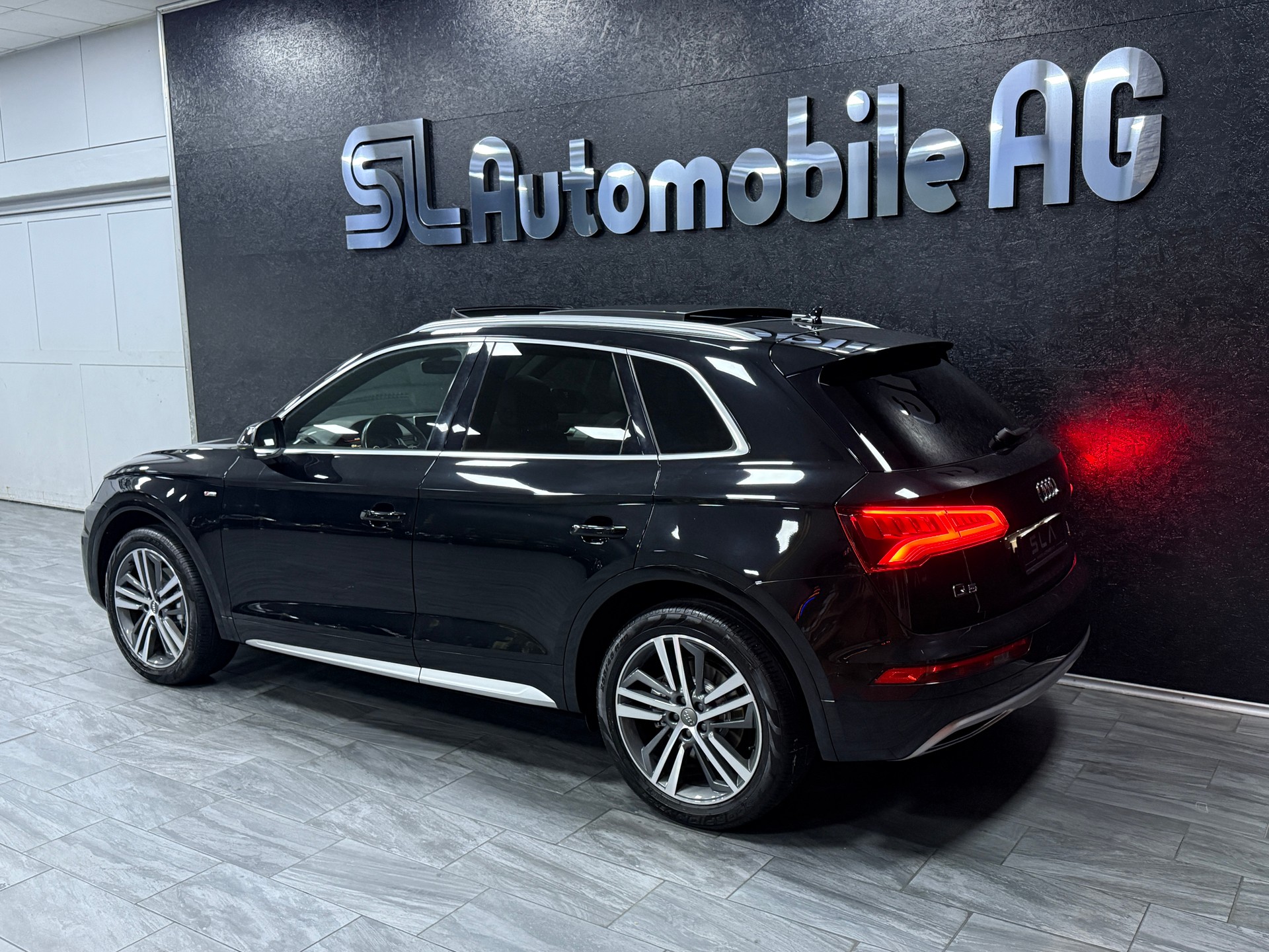 AUDI Q5 2.0 TDI S-Line sport quattro S-tronic-image-6