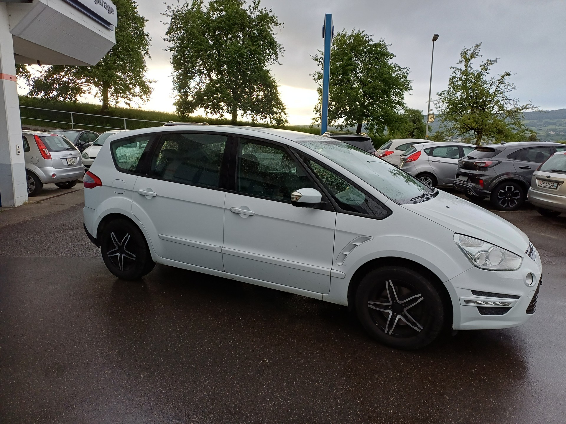 FORD S-Max 1.6 SCTi KNIE-Edition-image-2