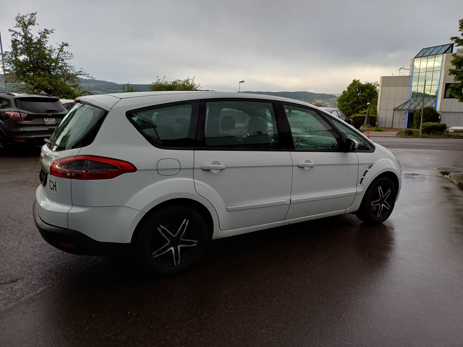 FORD S-Max 1.6 SCTi KNIE-Edition-image-3