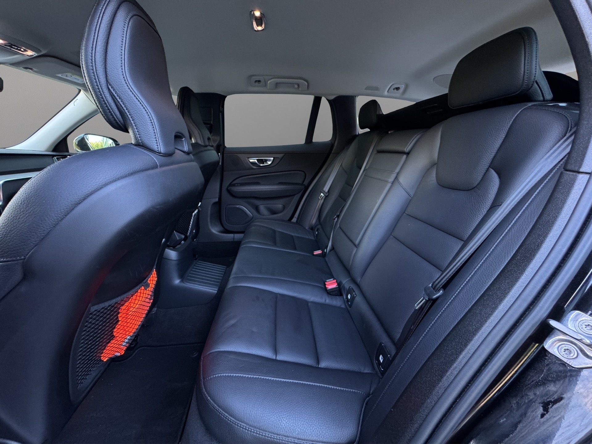 VOLVO V60 T6 eAWD Twin Engine Inscription Geartronic-image-11