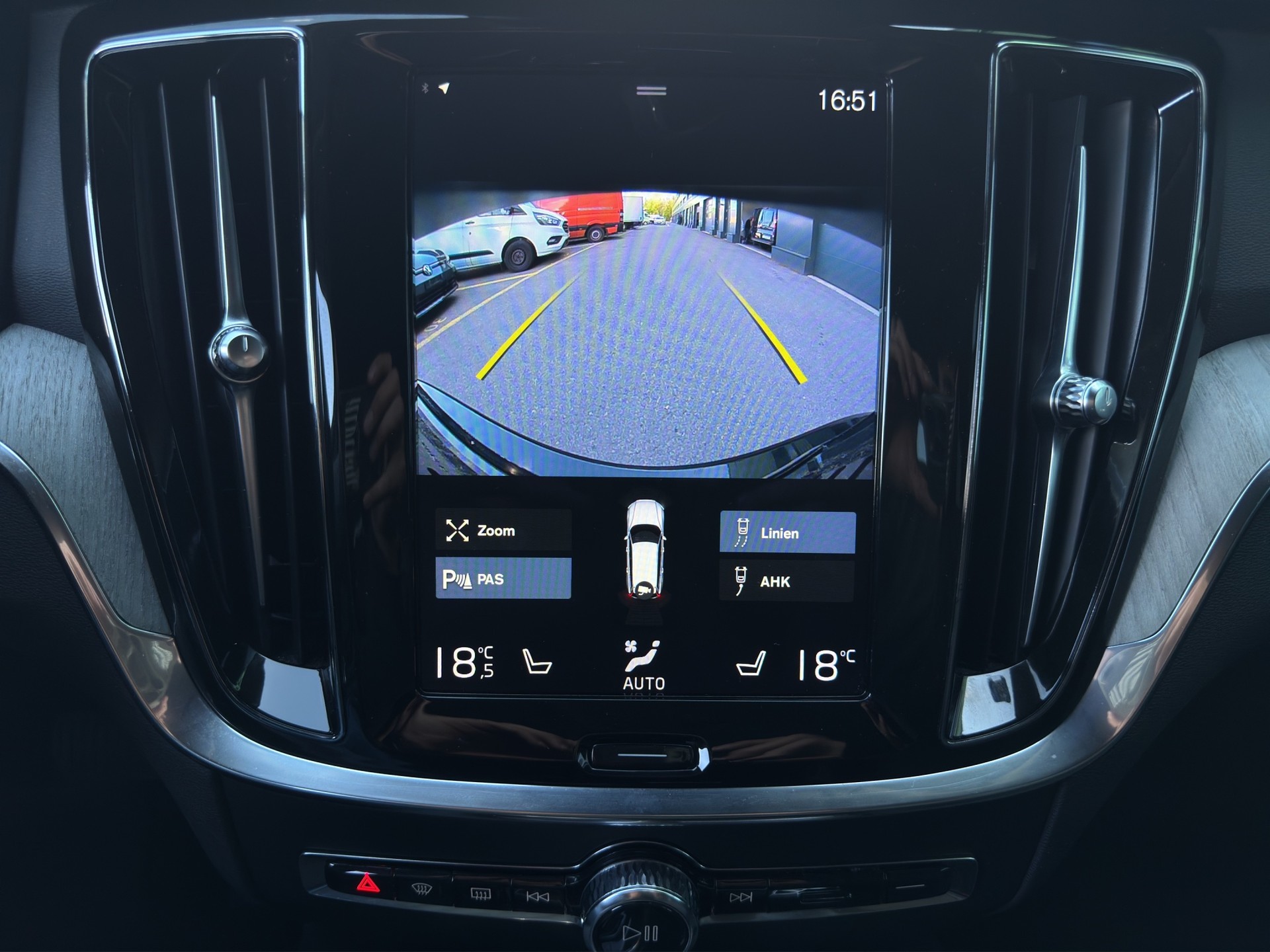 VOLVO V60 T6 eAWD Twin Engine Inscription Geartronic-image-14