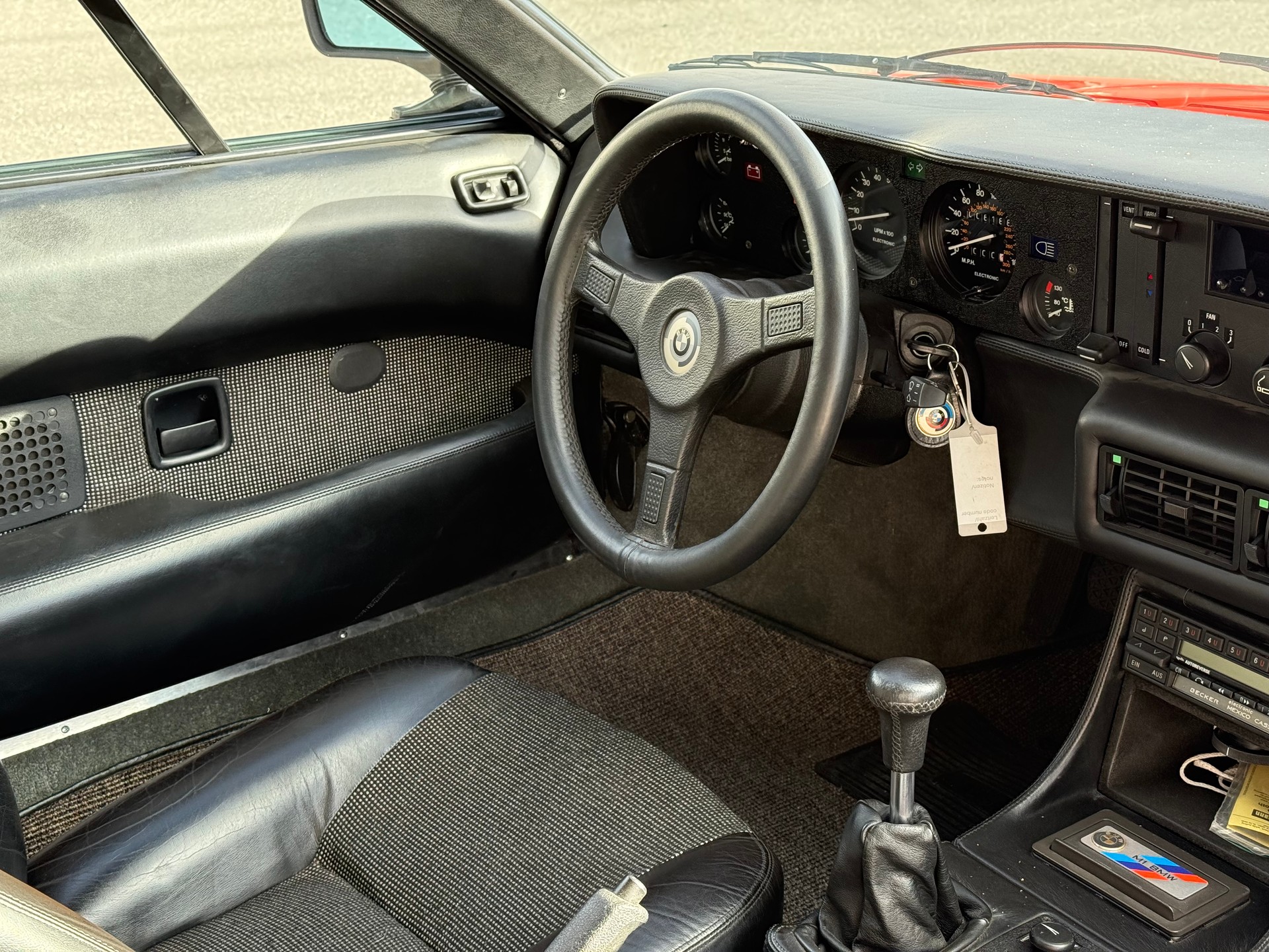 BMW E26 M1-showroom-element-1