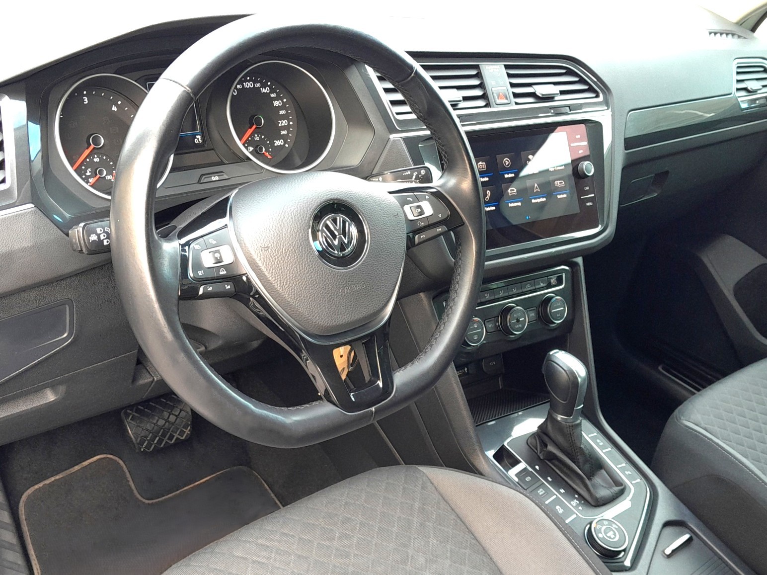 VW Tiguan 2.0 TDI SCR Comfortline 4Motion DSG-image-7