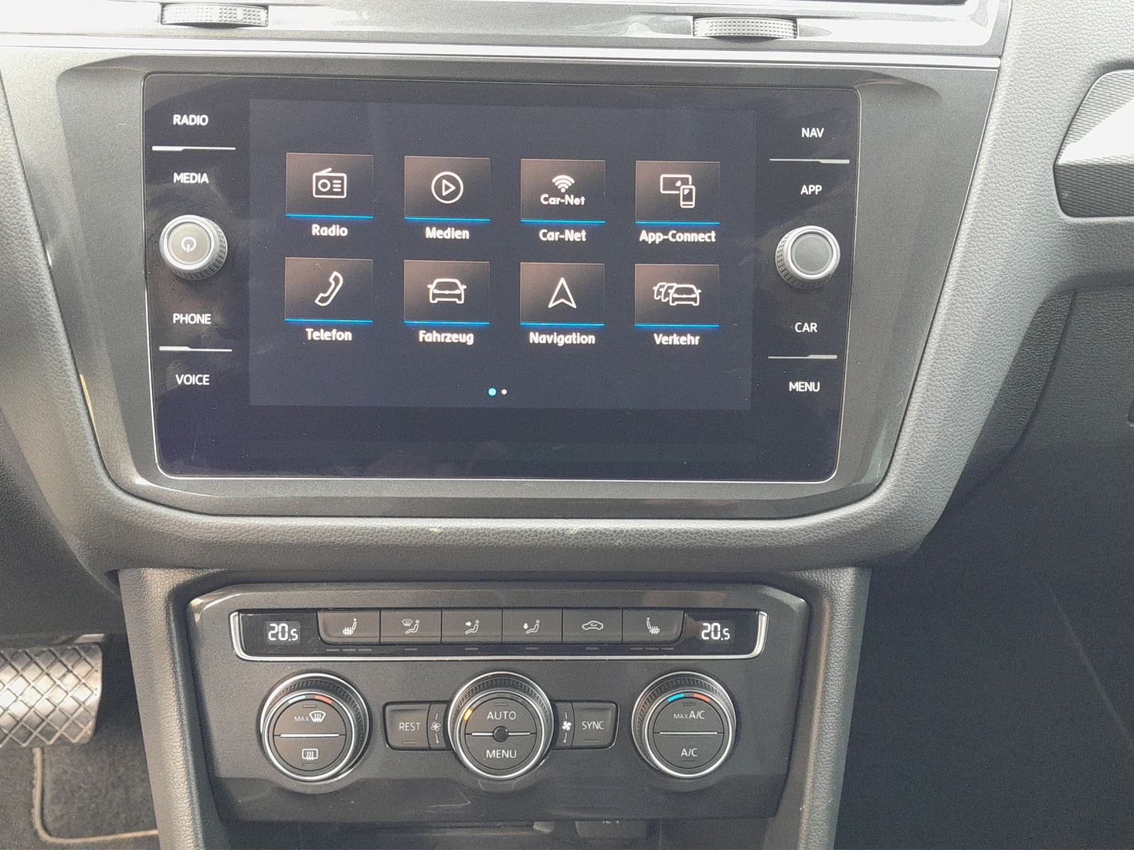 VW Tiguan 2.0 TDI SCR Comfortline 4Motion DSG-image-10