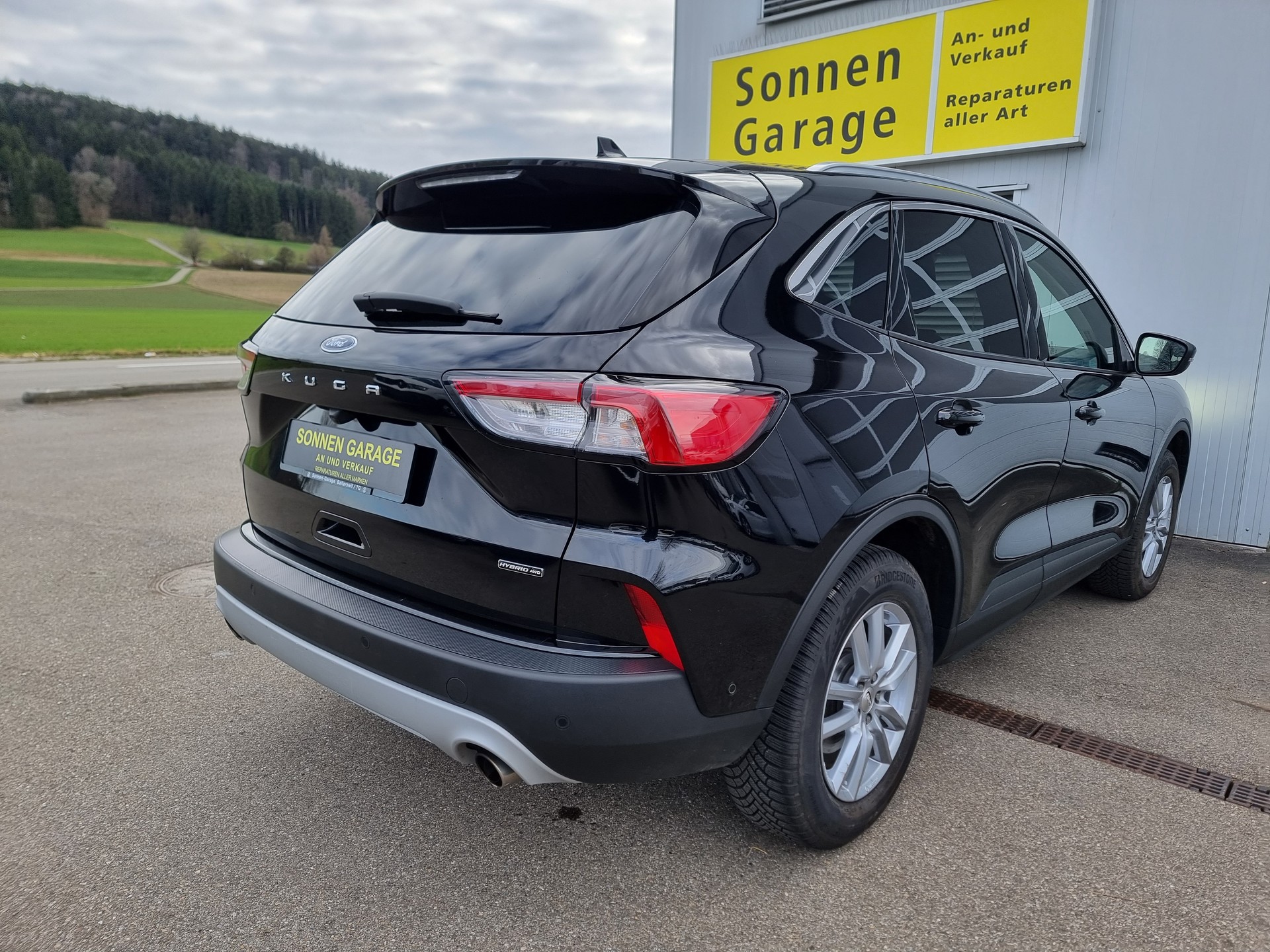 FORD Kuga 2.5 FHEV Titanium X 4WD-image-10