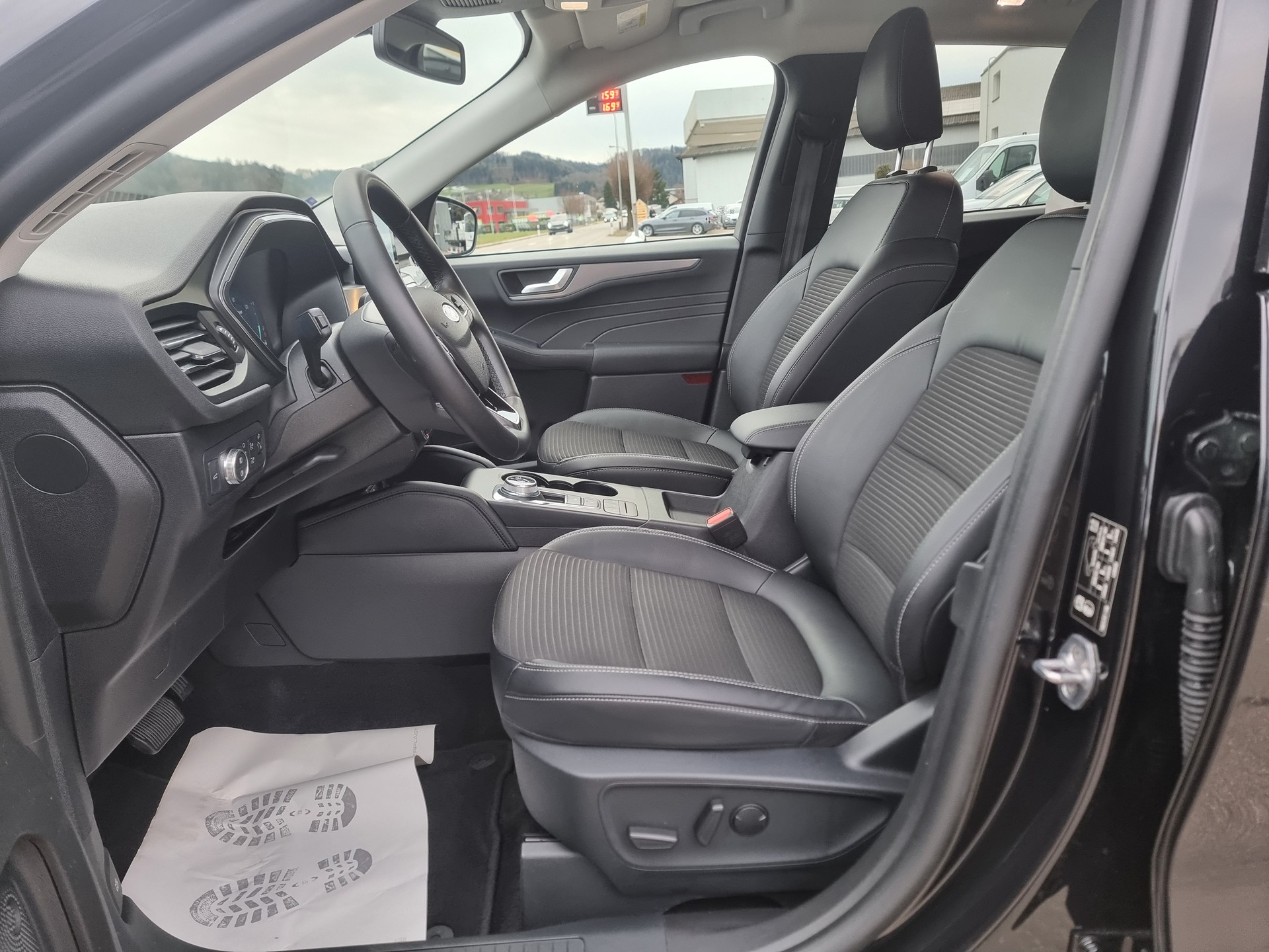 FORD Kuga 2.5 FHEV Titanium X 4WD-image-7
