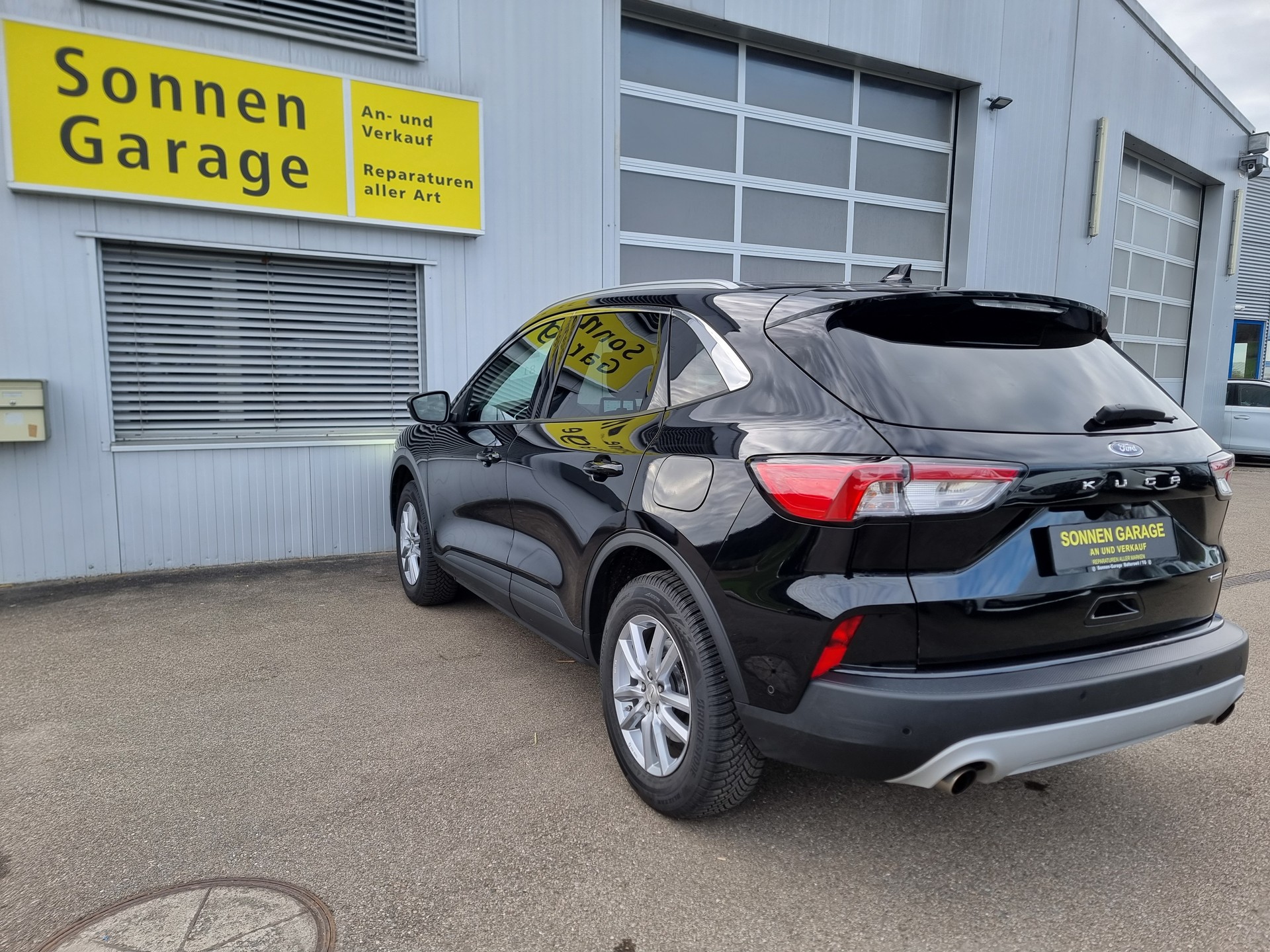 FORD Kuga 2.5 FHEV Titanium X 4WD-image-11