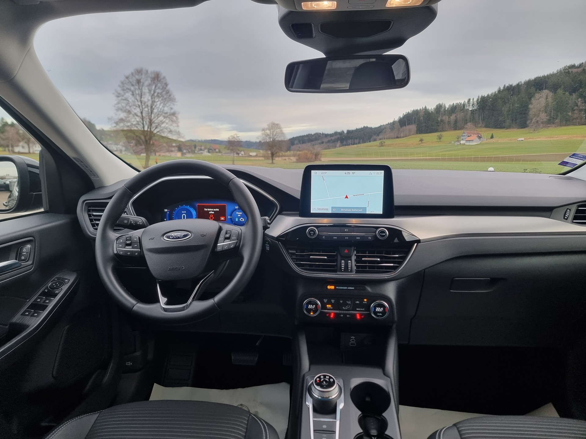 FORD Kuga 2.5 FHEV Titanium X 4WD-image-5