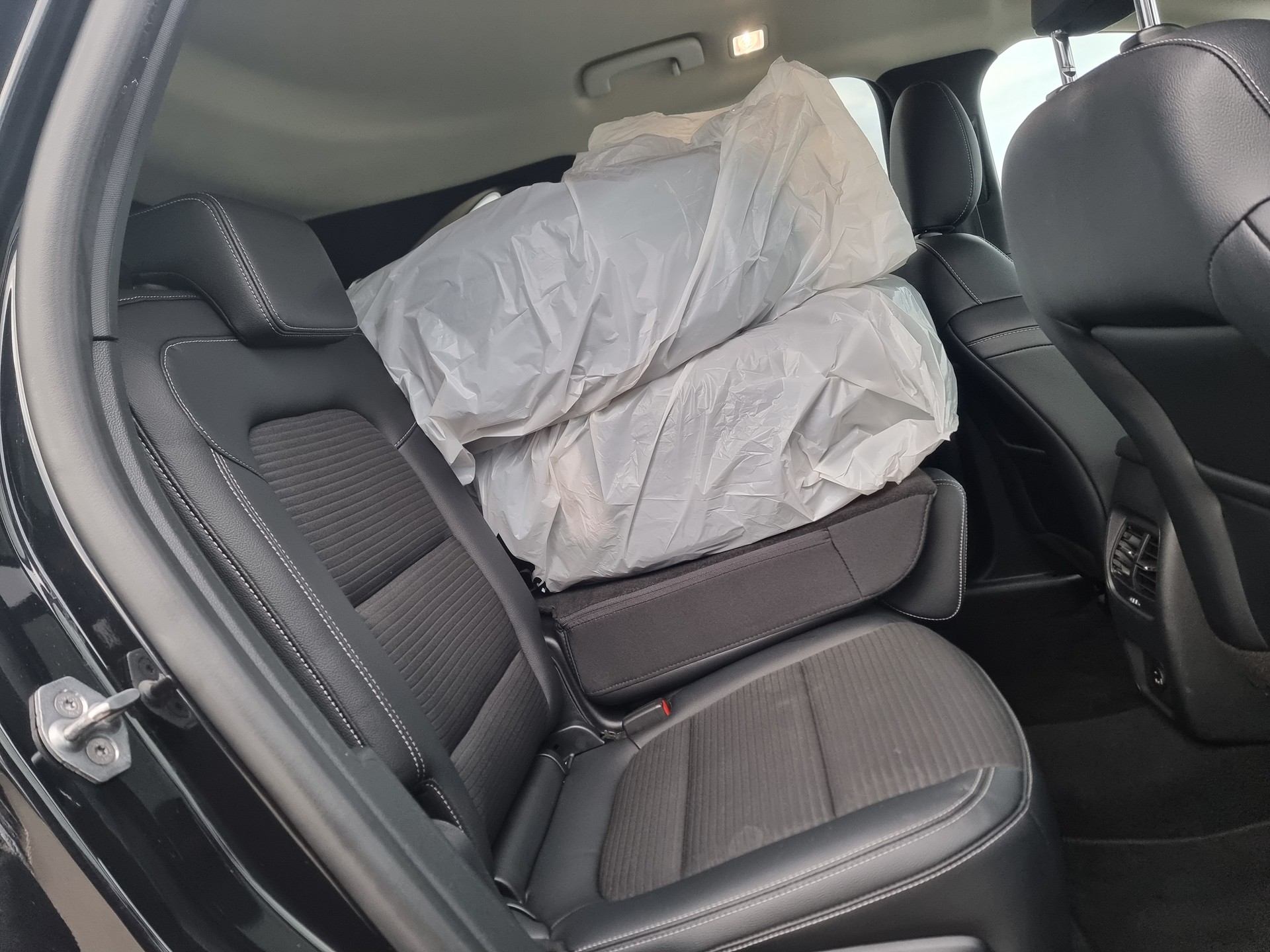 FORD Kuga 2.5 FHEV Titanium X 4WD-image-8