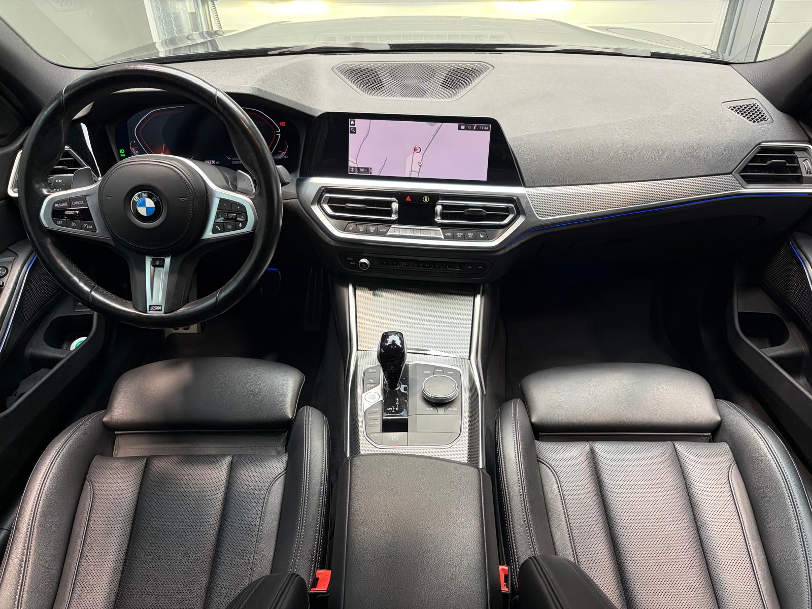 BMW 320i Steptronic M Sport-image-16
