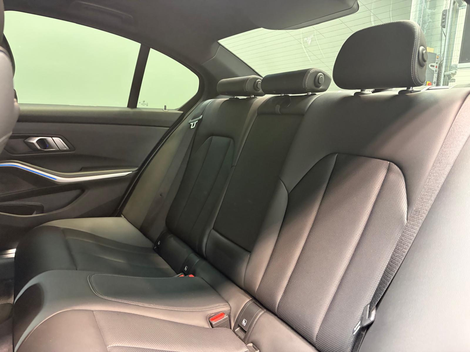 BMW 320i Steptronic M Sport-image-11