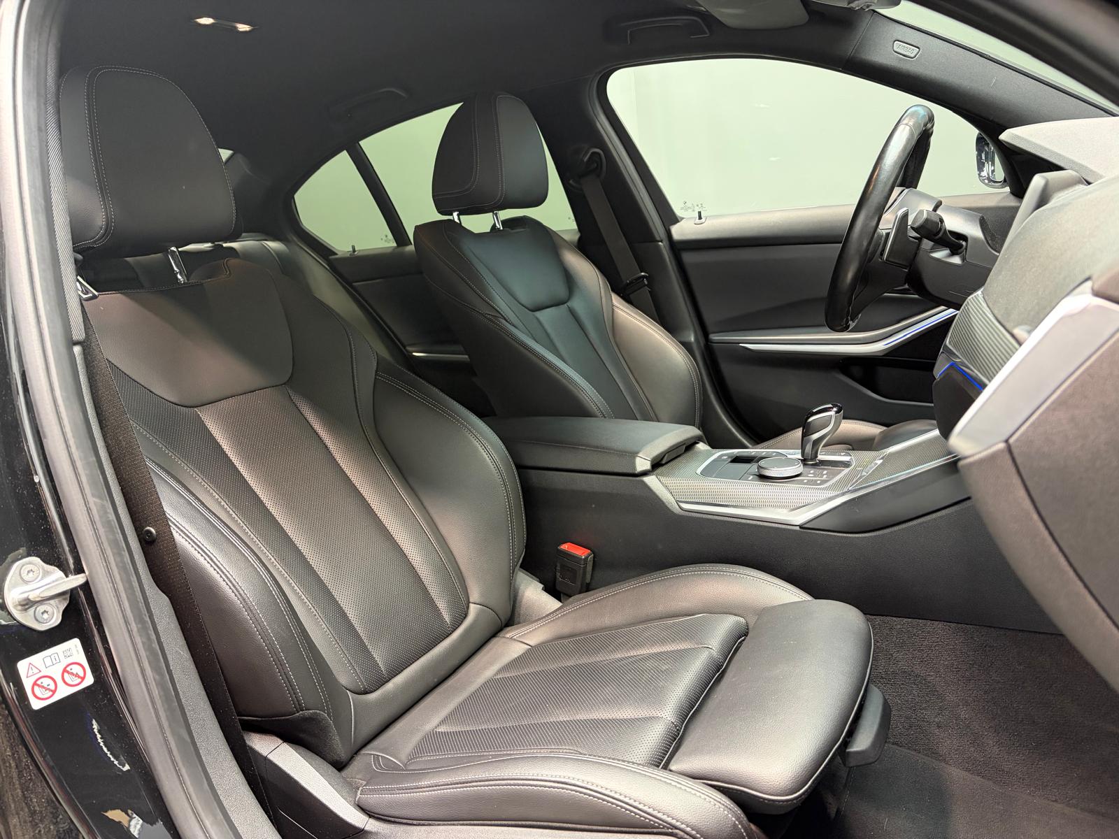 BMW 320i Steptronic M Sport-image-13