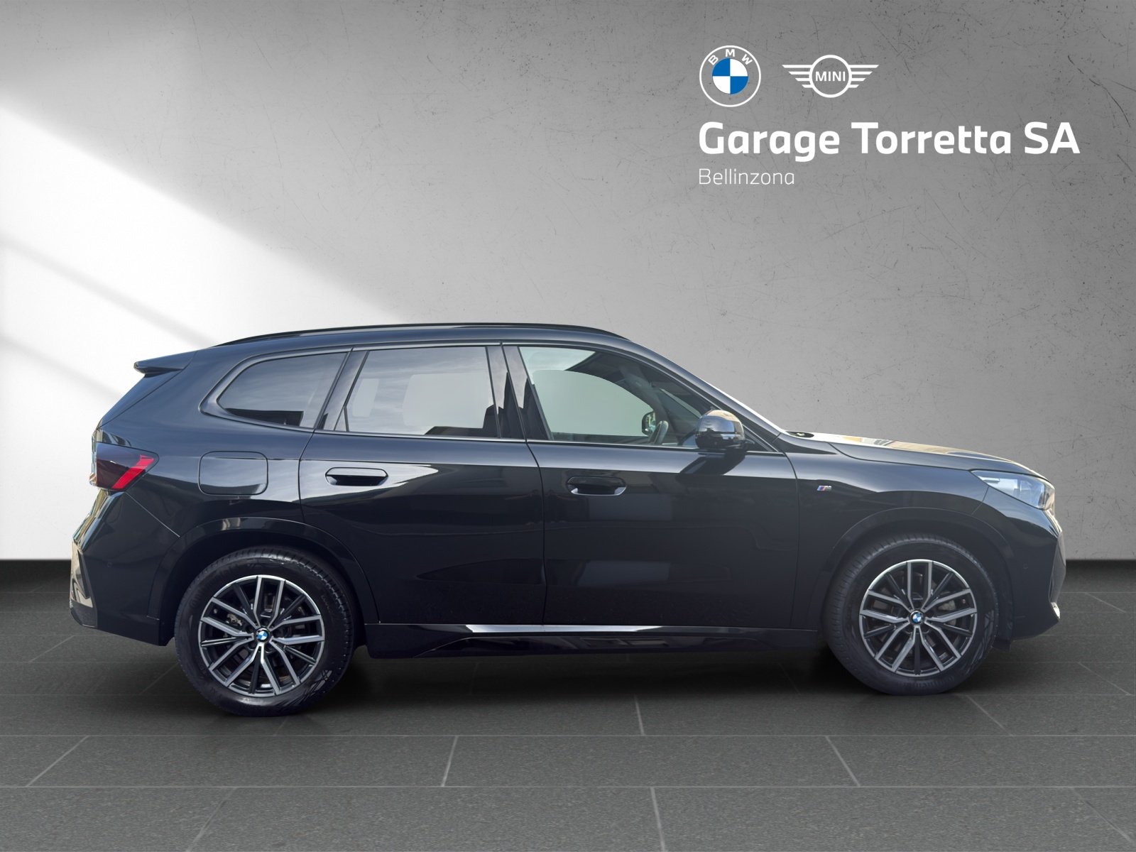 BMW X1 xDrive 23i 48V M Sport-image-5