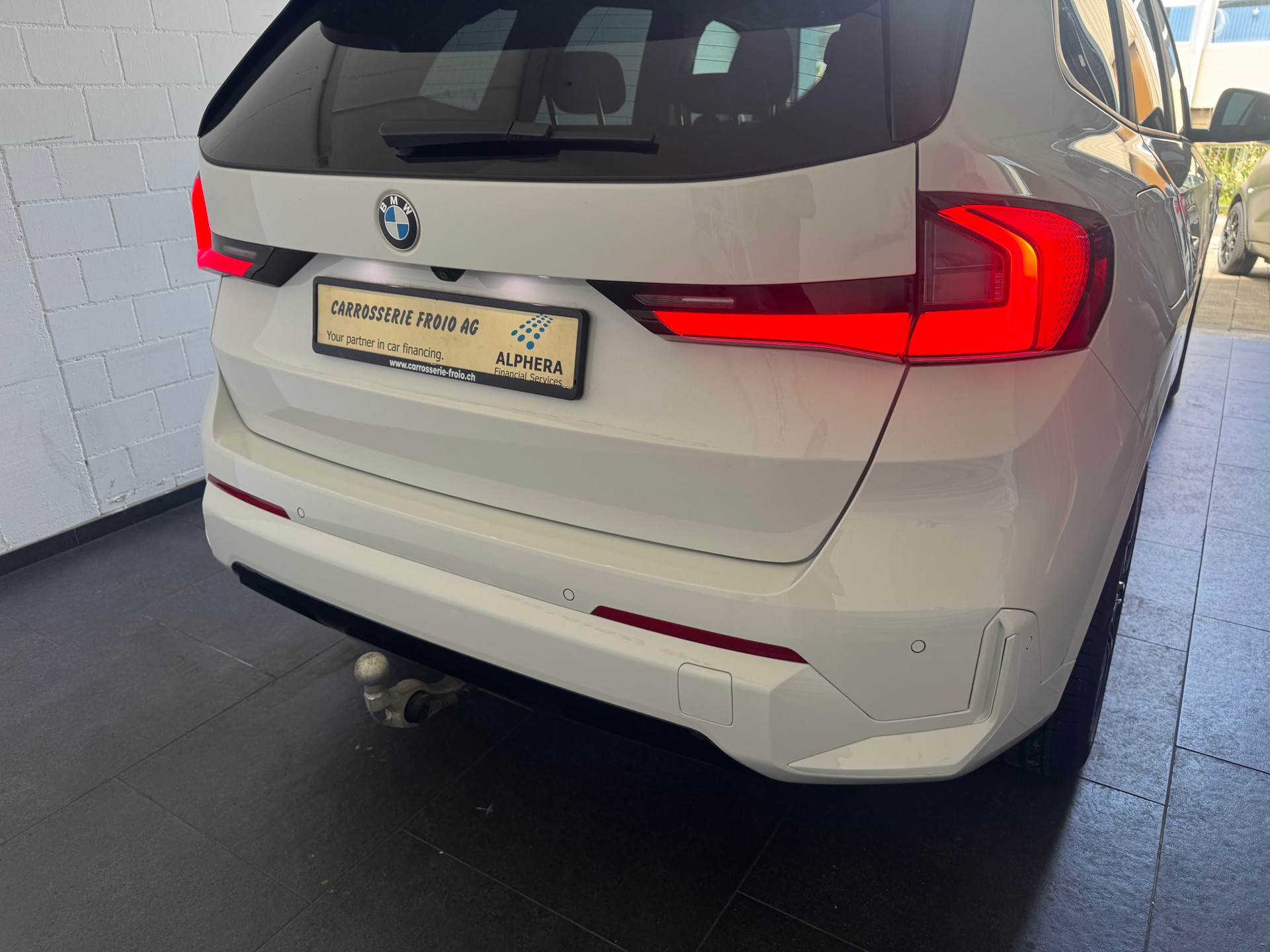 BMW X1 xDrive 20d 48V-showroom-element-3