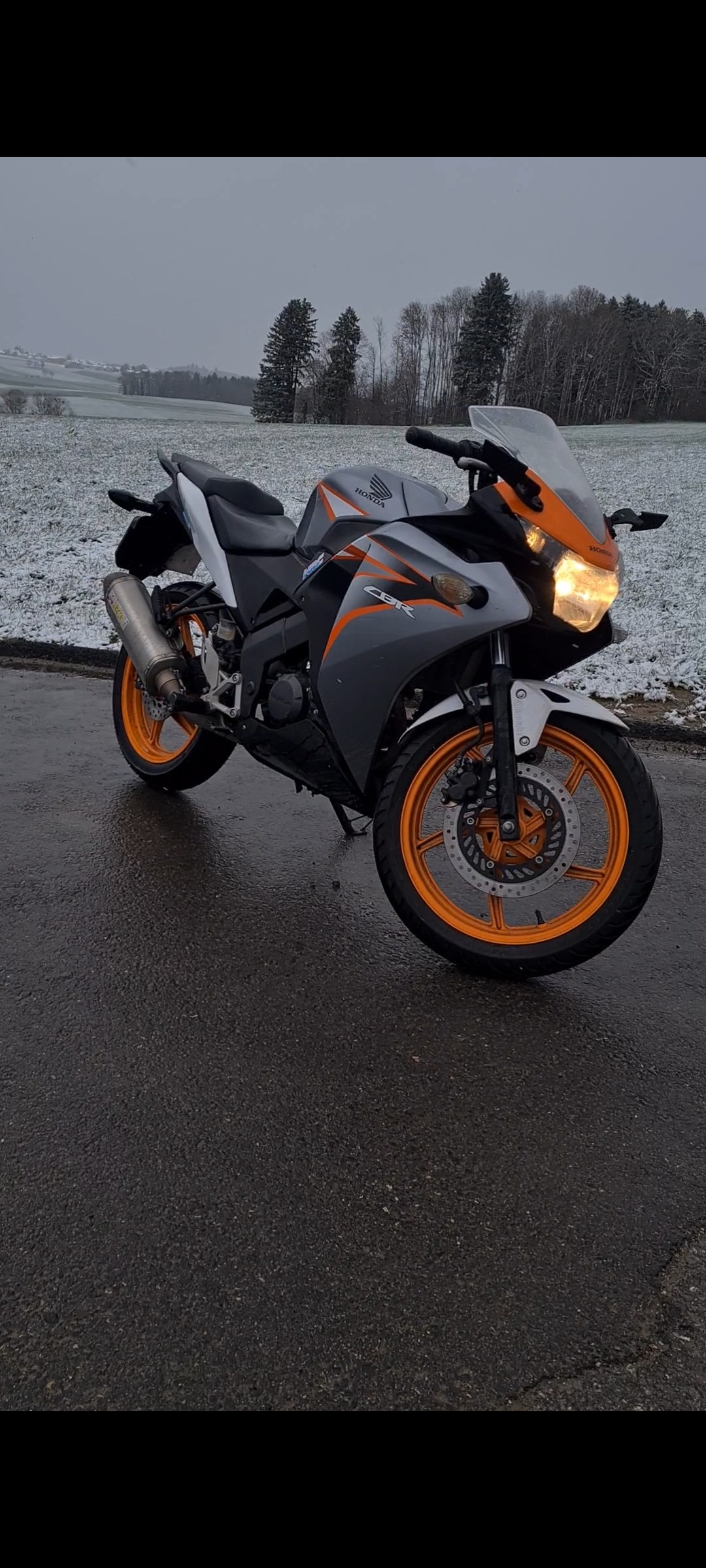 HONDA CBR 125 R-image-1