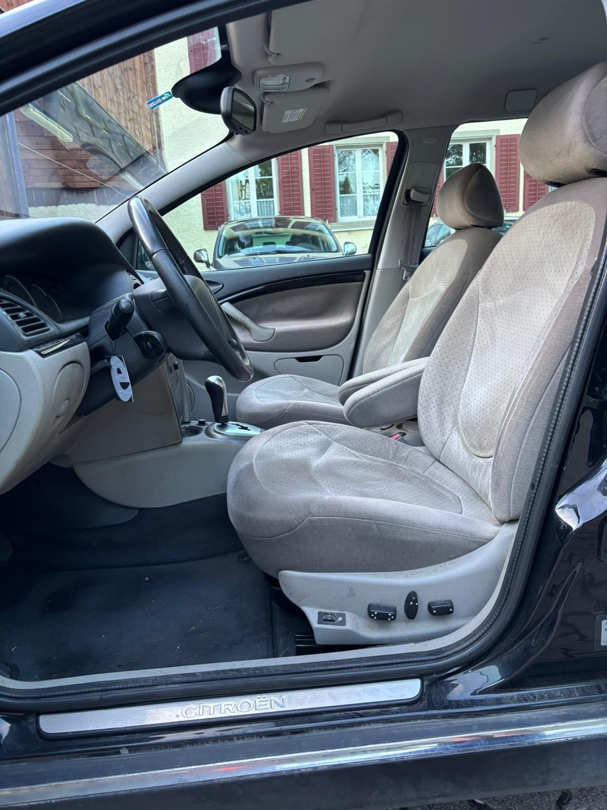 CITROEN C5 Break 2.2 HDi VTR-image-5