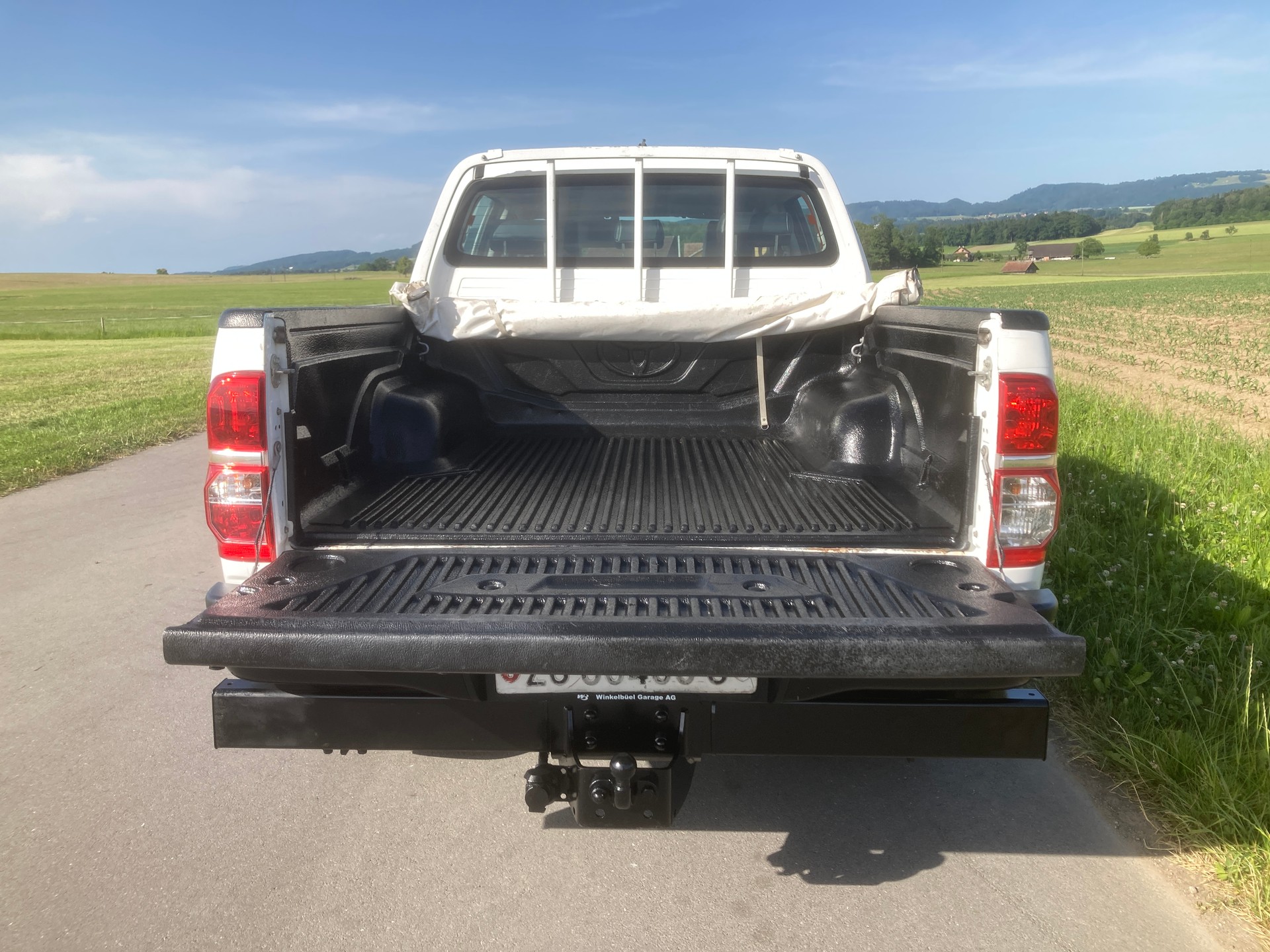 TOYOTA Hilux 2.5D 4WD Double Cab Luna mit Anhängerkupplung und Standheizung-image-5