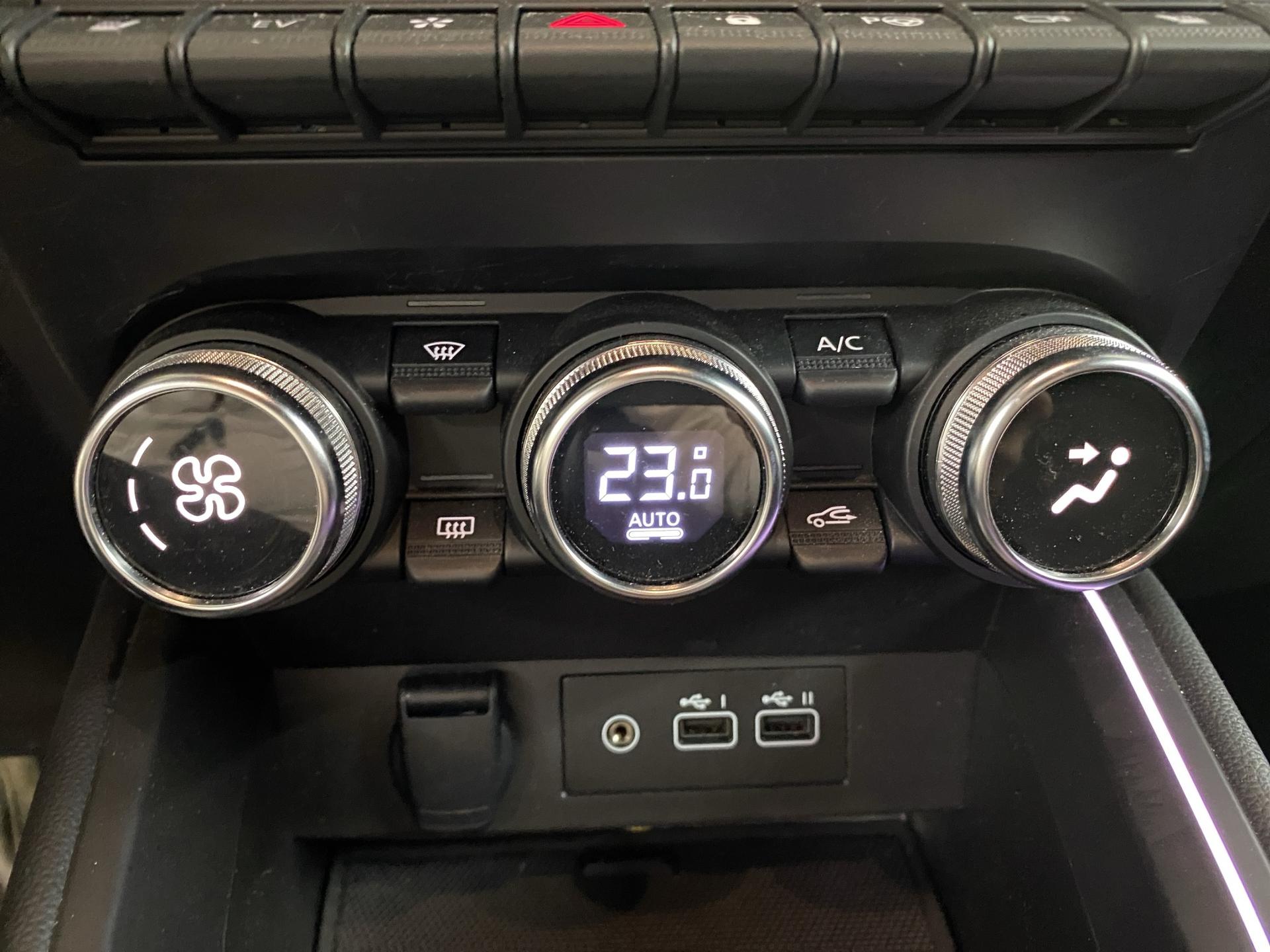 RENAULT Clio 1.6 E-Tech Esprit Alpine-image-19