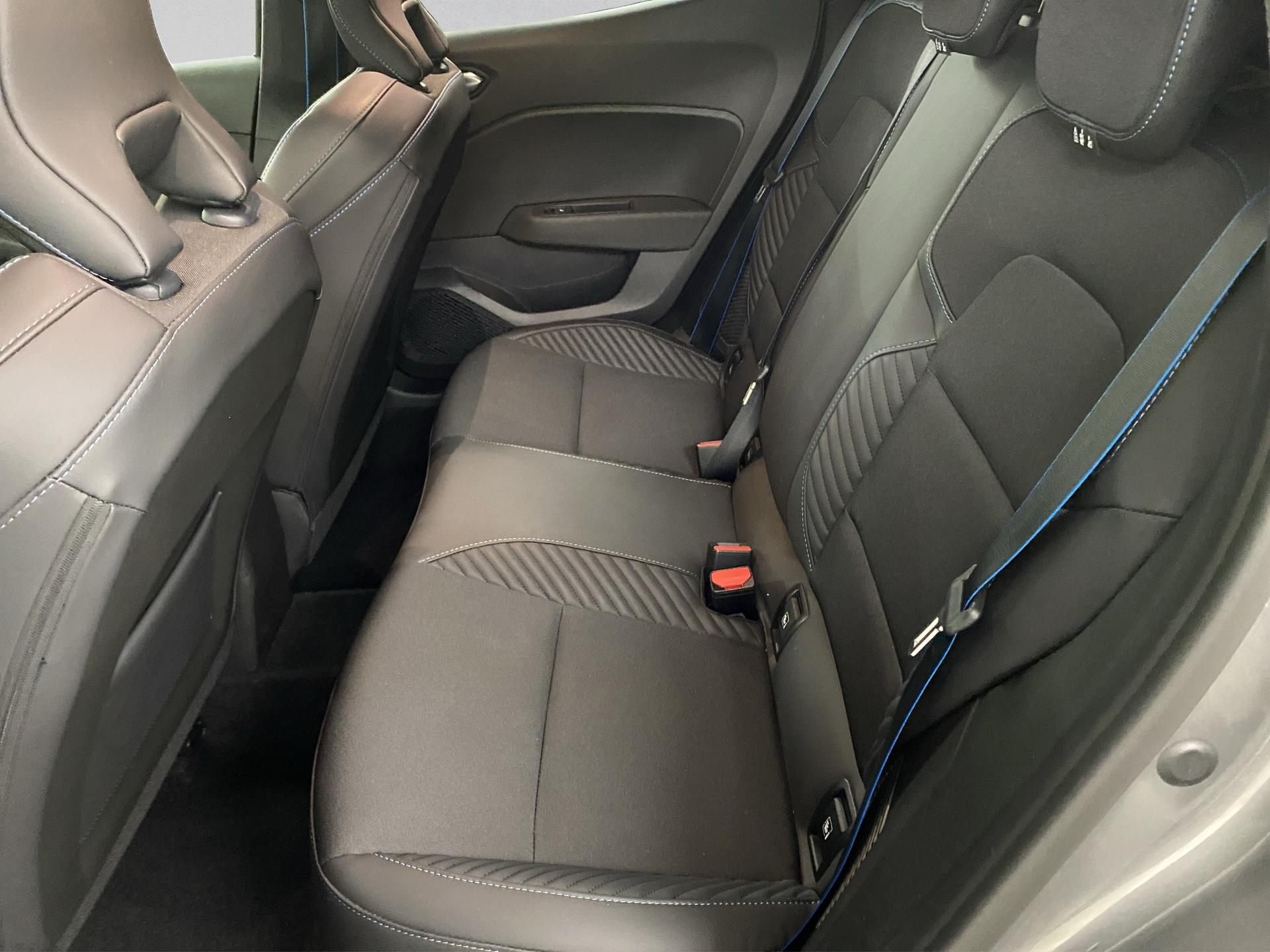 RENAULT Clio 1.6 E-Tech Esprit Alpine-image-14