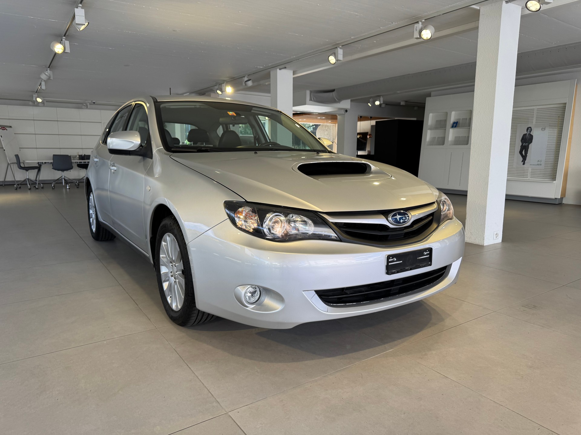 SUBARU Impreza 2.0R Swiss Automatic-showroom-element-1