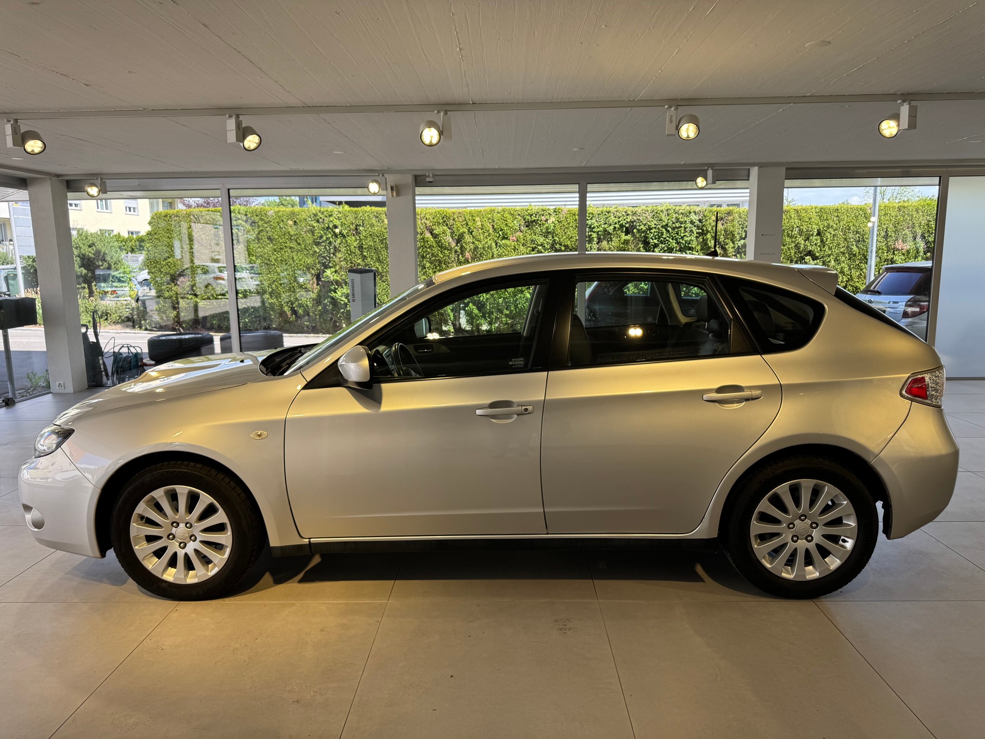 SUBARU Impreza 2.0R Swiss Automatic-image-4