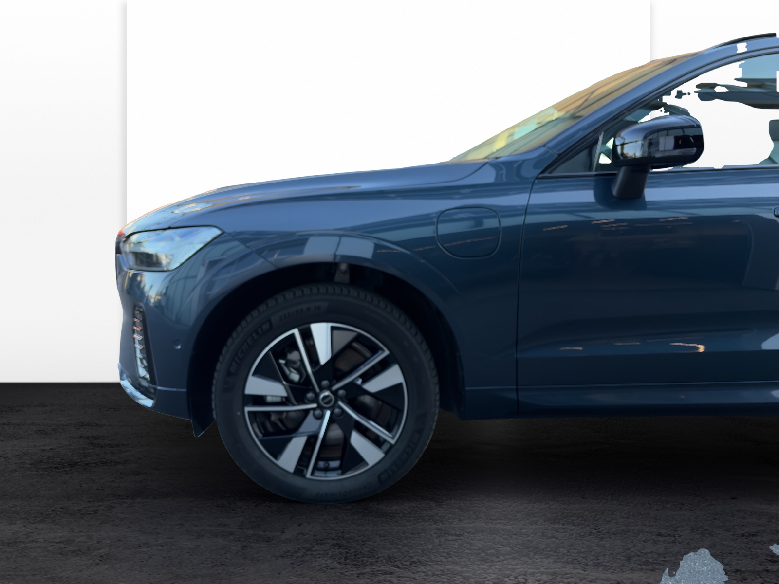 VOLVO XC60 2.0 T6 TE Plus Dark eAWD-image-18