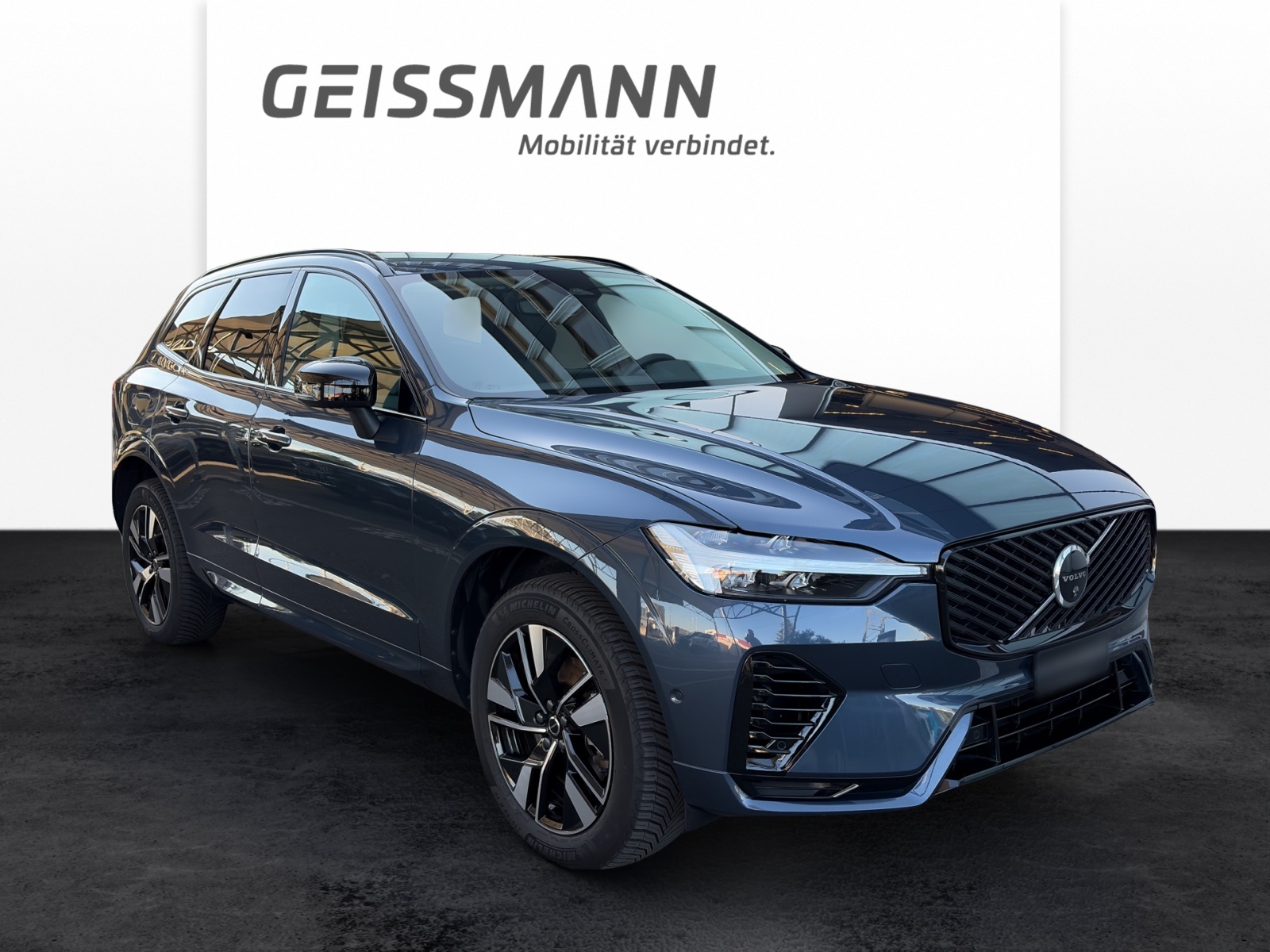 VOLVO XC60 2.0 T6 TE Plus Dark eAWD-image-1