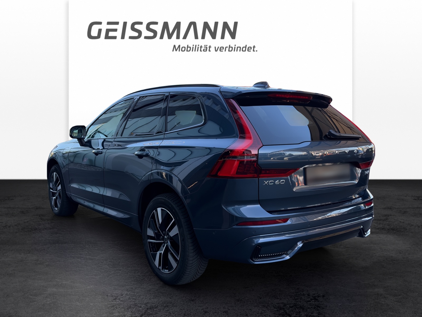 VOLVO XC60 2.0 T6 TE Plus Dark eAWD-image-4
