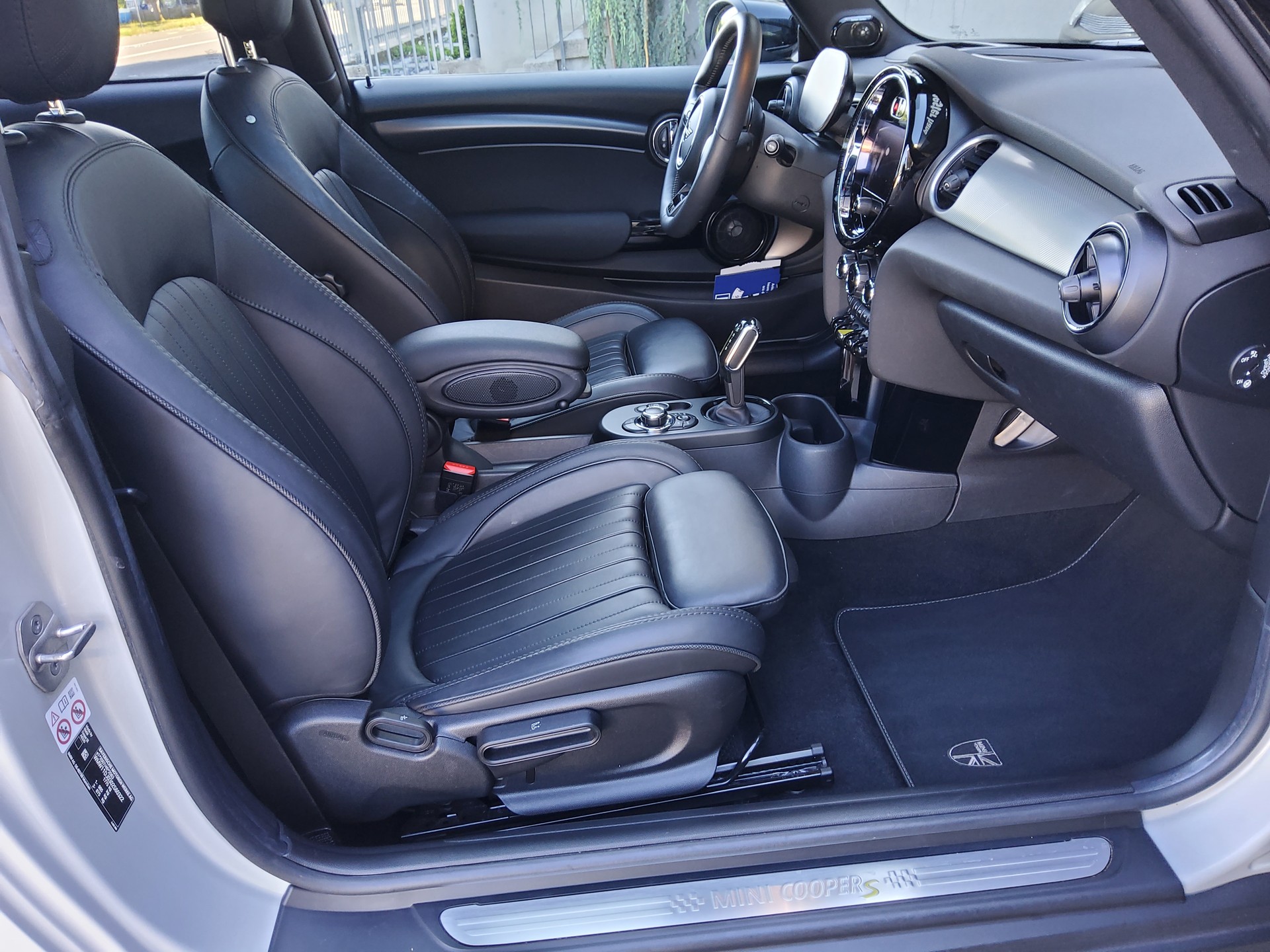 MINI Cooper SE-image-7