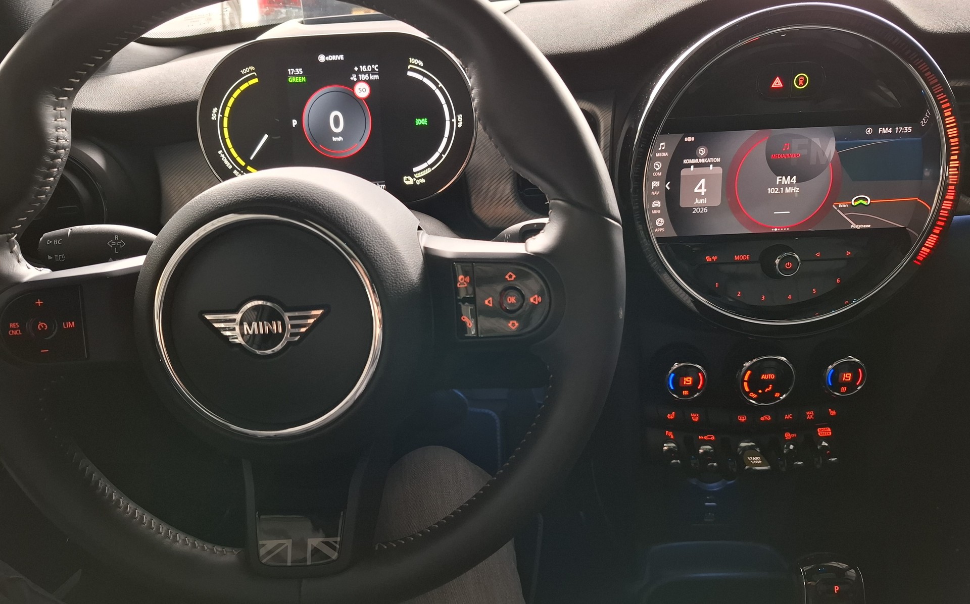 MINI Cooper SE-image-10