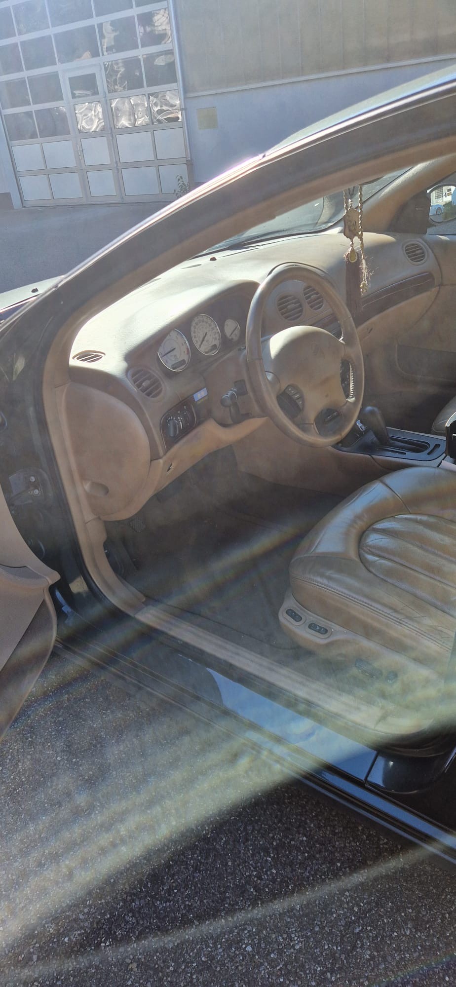 CHRYSLER 300M-image-5