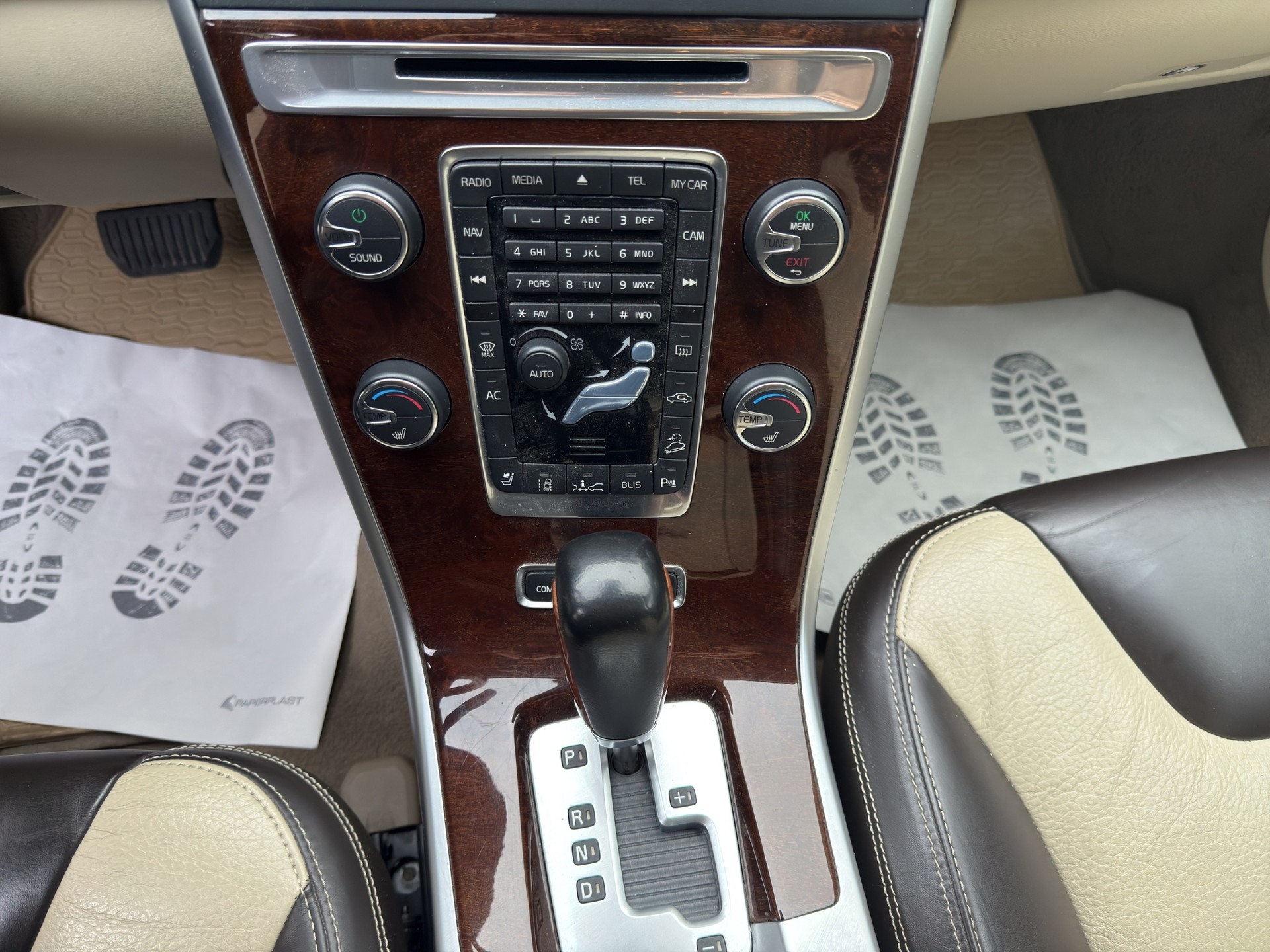 VOLVO XC60 T6 AWD Summum Geartronic-image-10