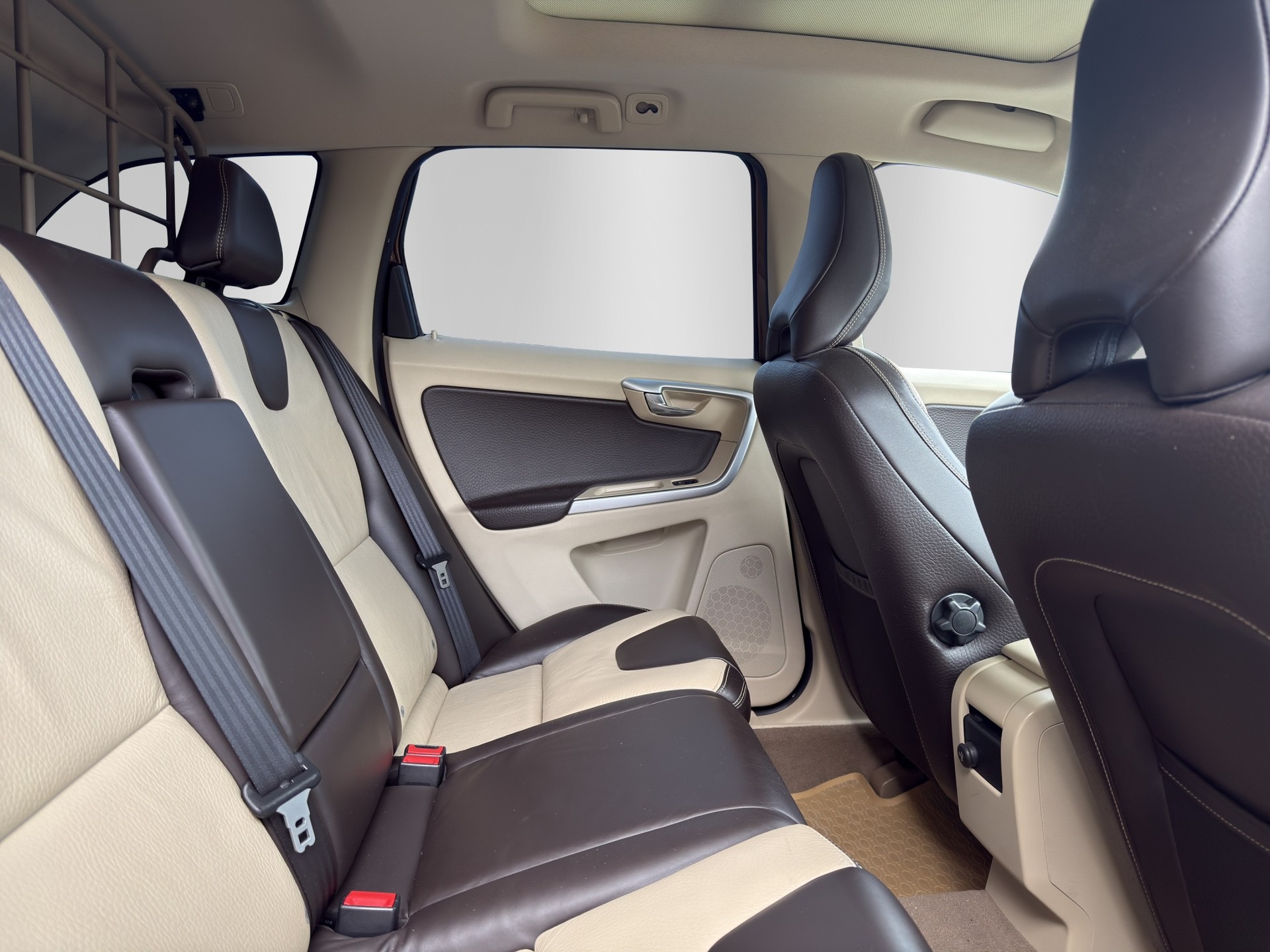 VOLVO XC60 T6 AWD Summum Geartronic-image-14