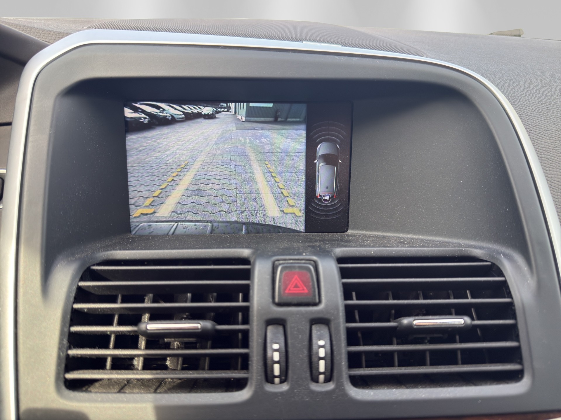VOLVO XC60 T6 AWD Summum Geartronic-image-11