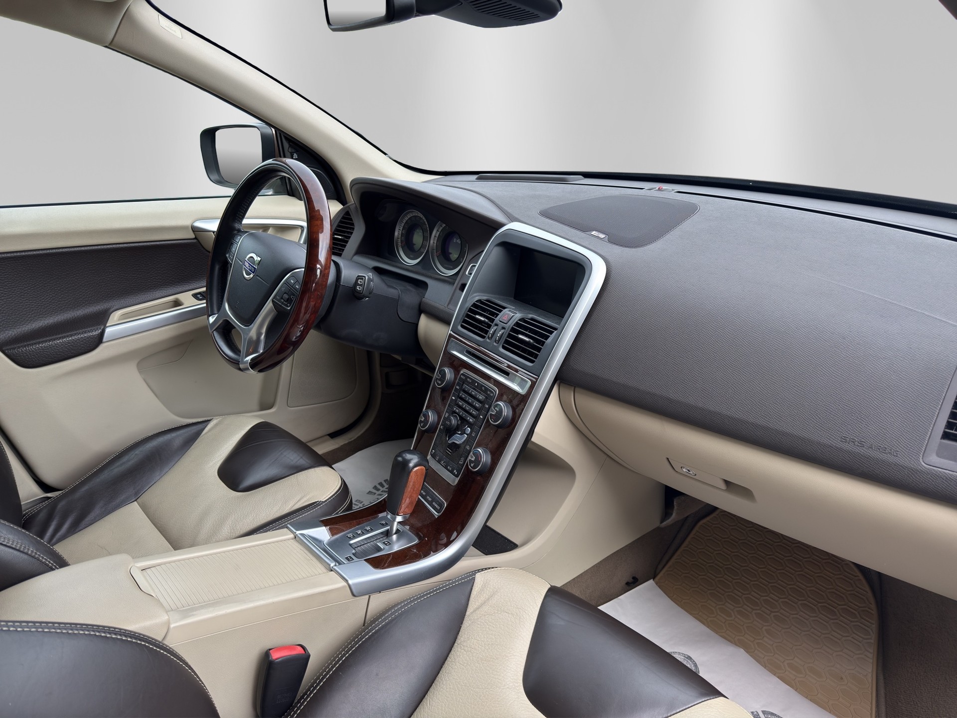 VOLVO XC60 T6 AWD Summum Geartronic-image-12