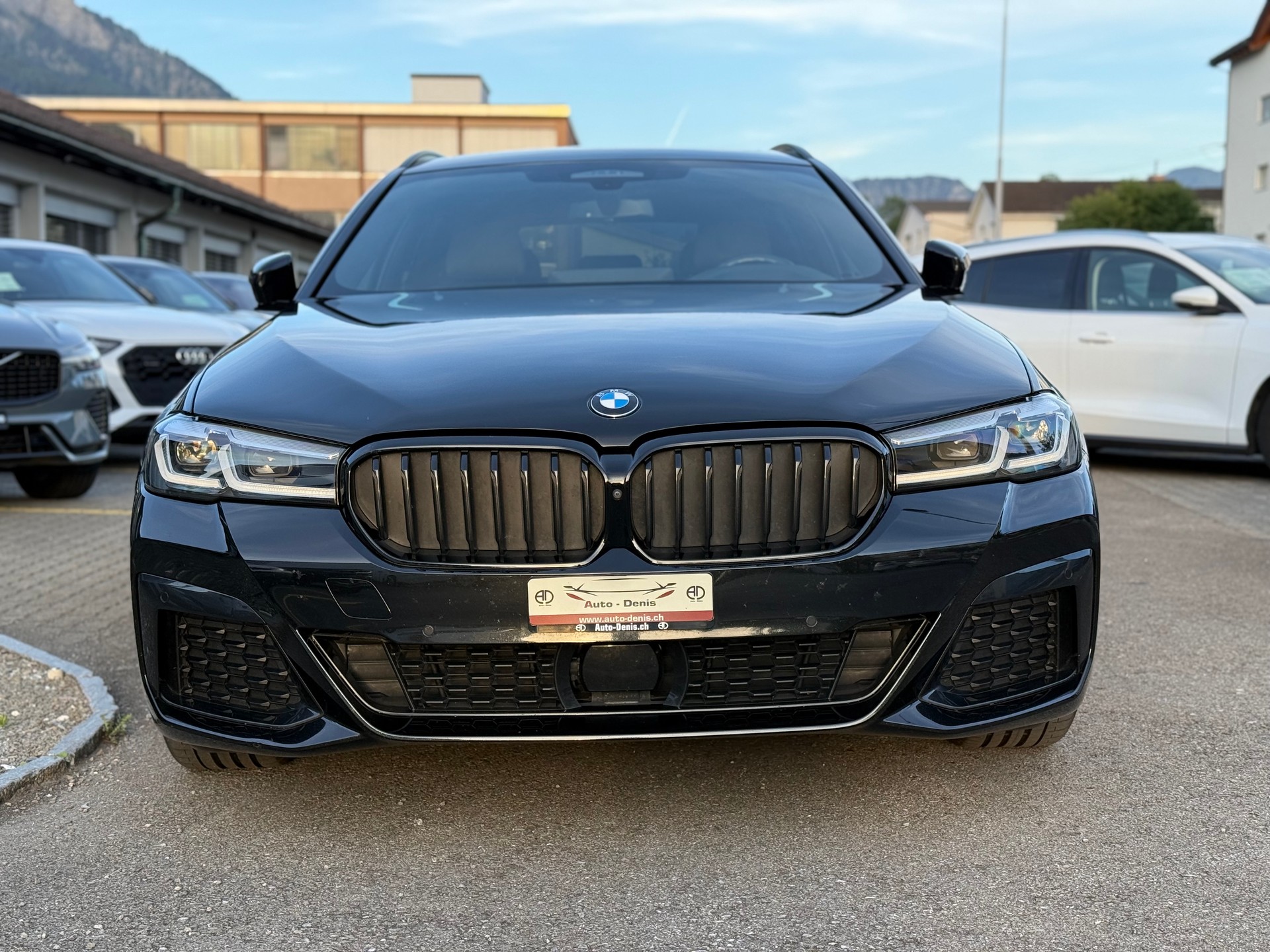 BMW 530i xDrive SAG Touring-image-1
