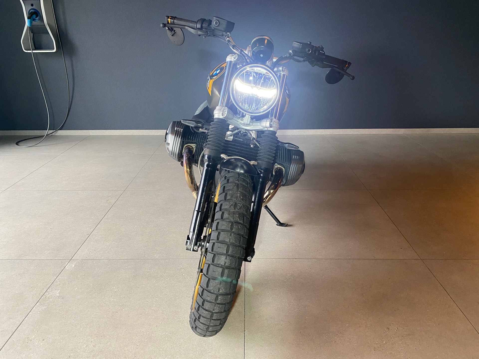 BMW R nineT Scrambler-showroom-element-3
