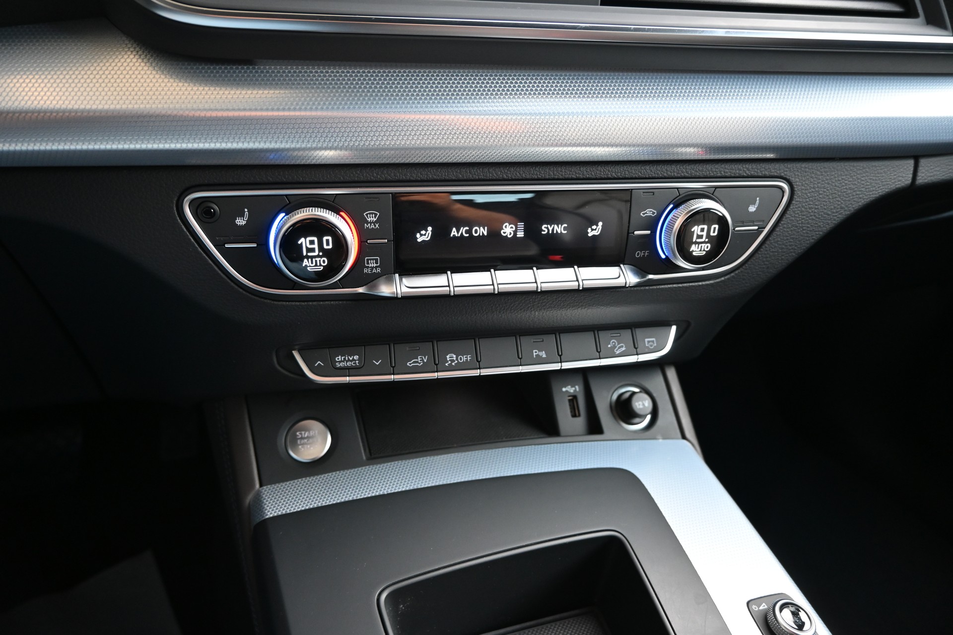 AUDI Q5 Sportback 50 TFSI PHEV S Line quattro S-tronic + AHK 2400kg-image-21