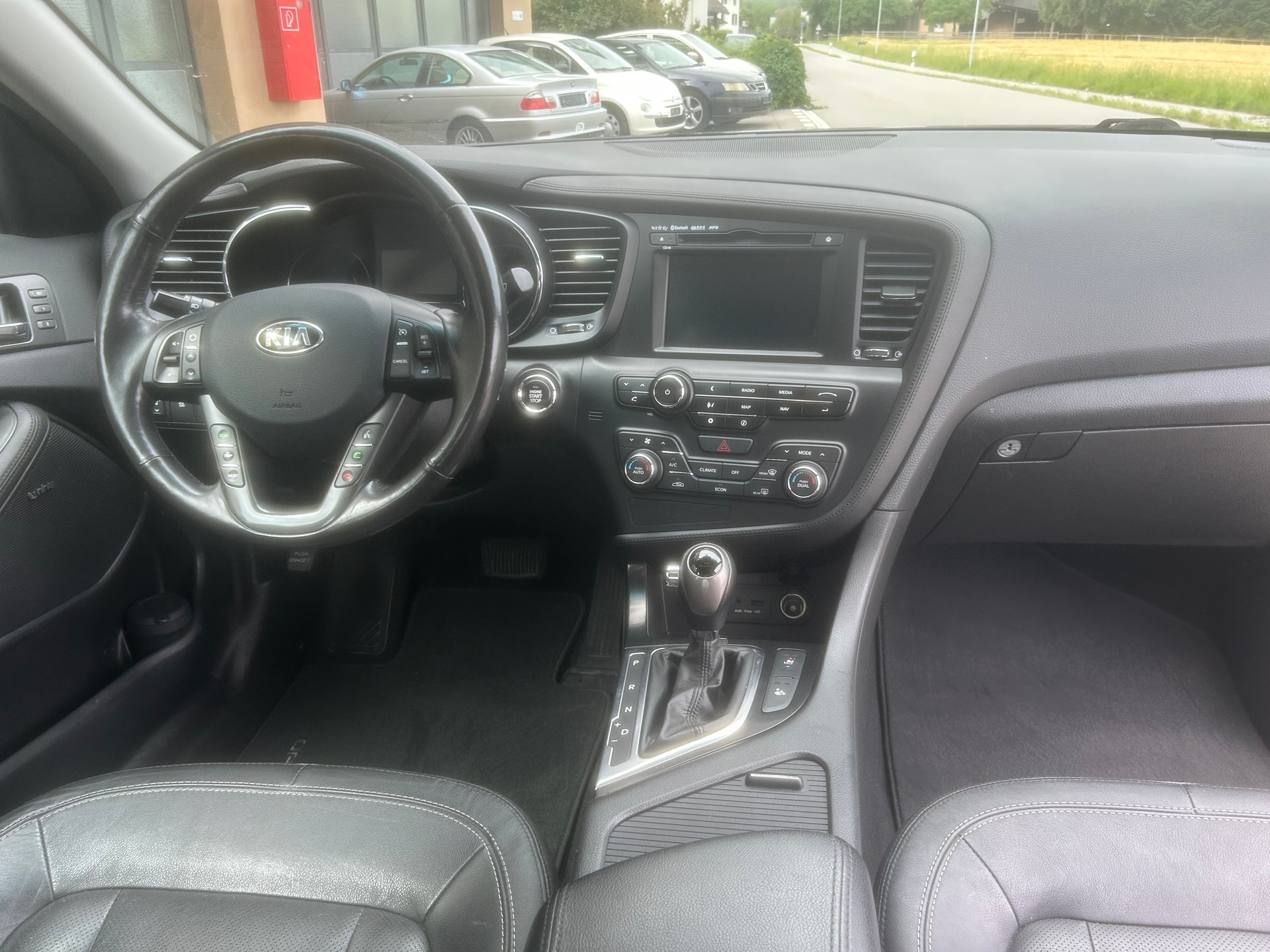 KIA Optima 2.0 CVVT Hybrid Automatic-image-4
