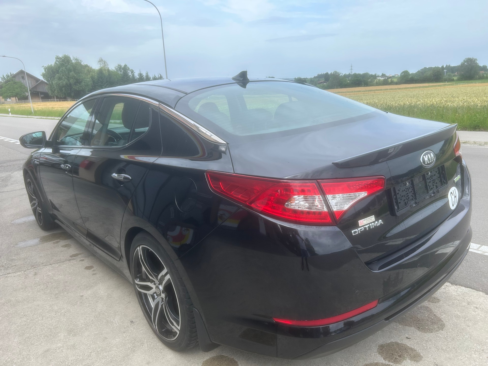 KIA Optima 2.0 CVVT Hybrid Automatic-image-2