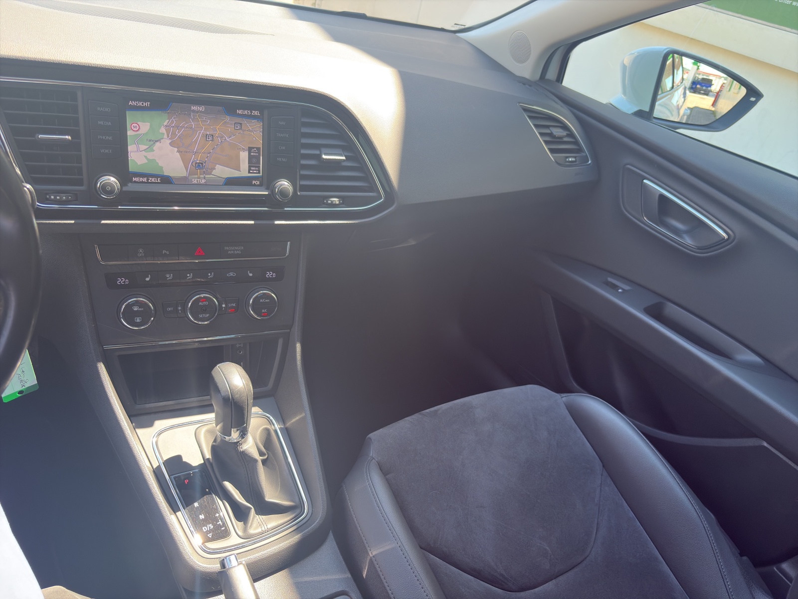 SEAT Leon ST 2.0 TDI Style DSG-image-10