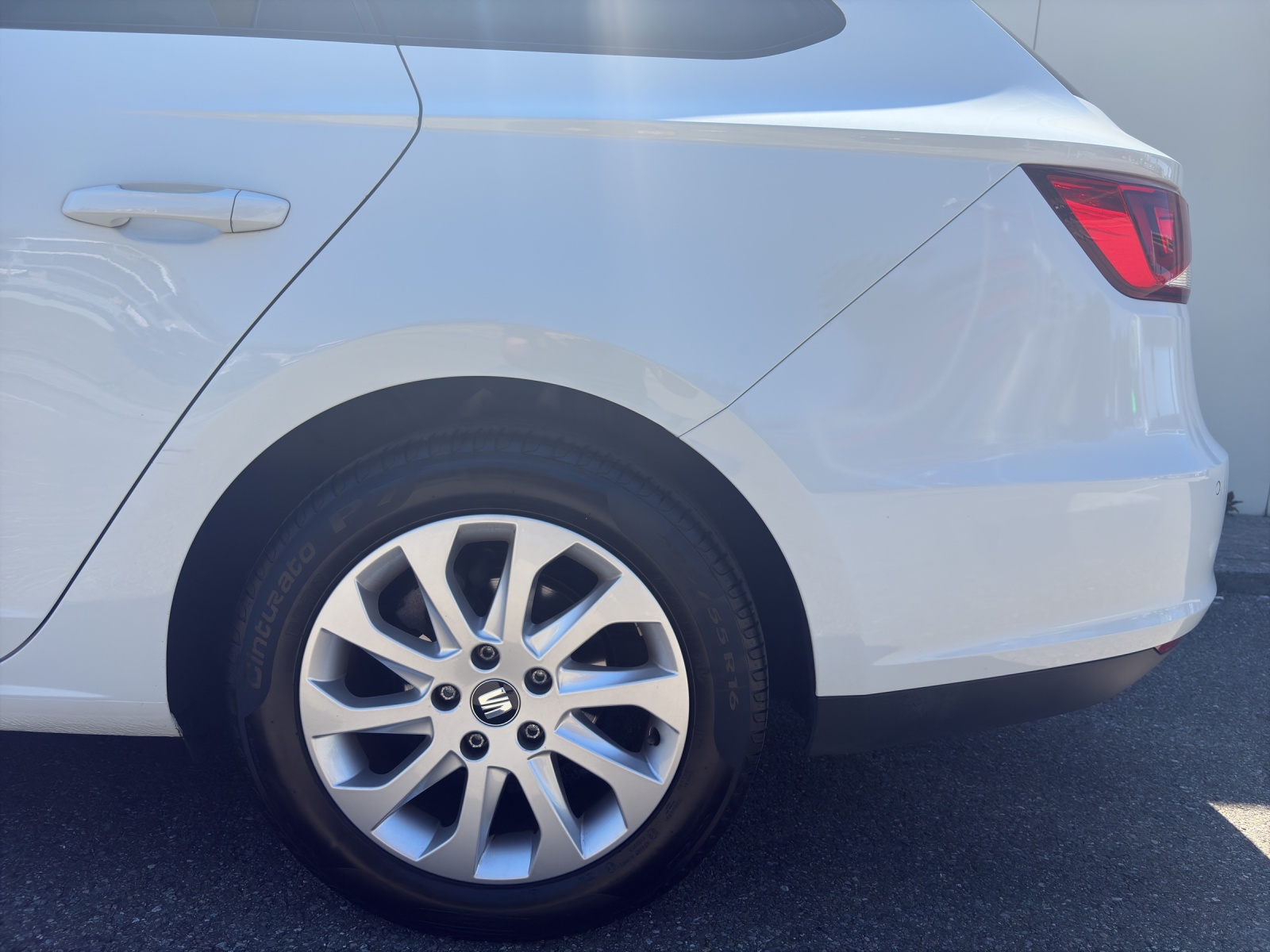 SEAT Leon ST 2.0 TDI Style DSG-image-14