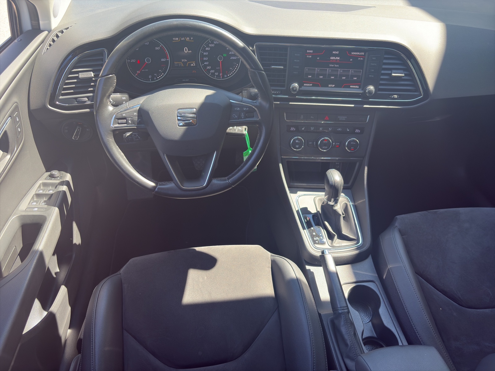 SEAT Leon ST 2.0 TDI Style DSG-image-9