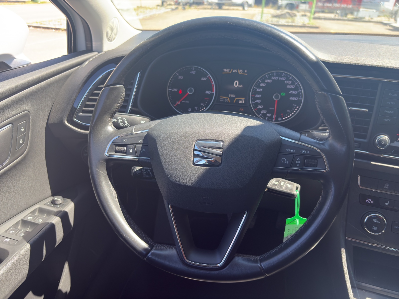 SEAT Leon ST 2.0 TDI Style DSG-image-11