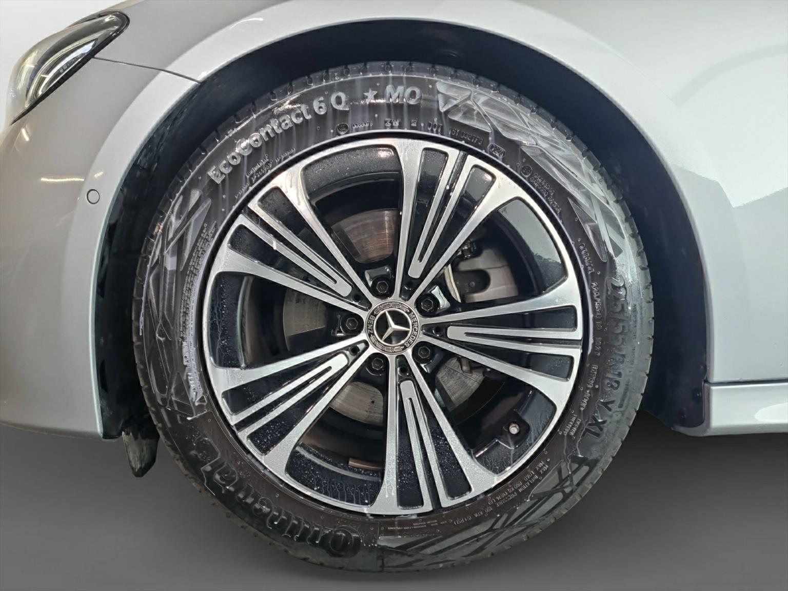 MERCEDES-BENZ E 220d SW Avantgarde Sport getönte Scheiben-image-14