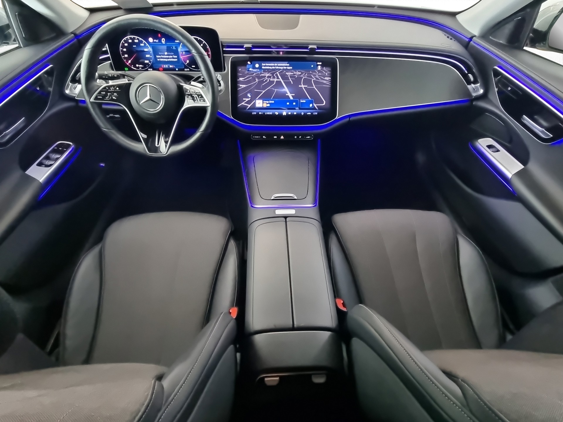 MERCEDES-BENZ E 220d SW Avantgarde Sport getönte Scheiben-image-7