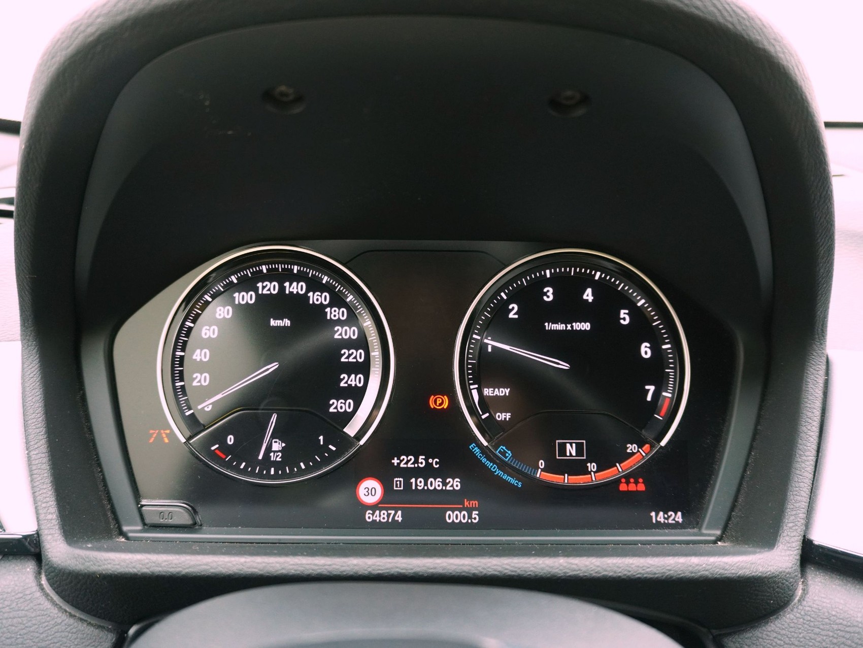 BMW X1 18i sDrive-image-15