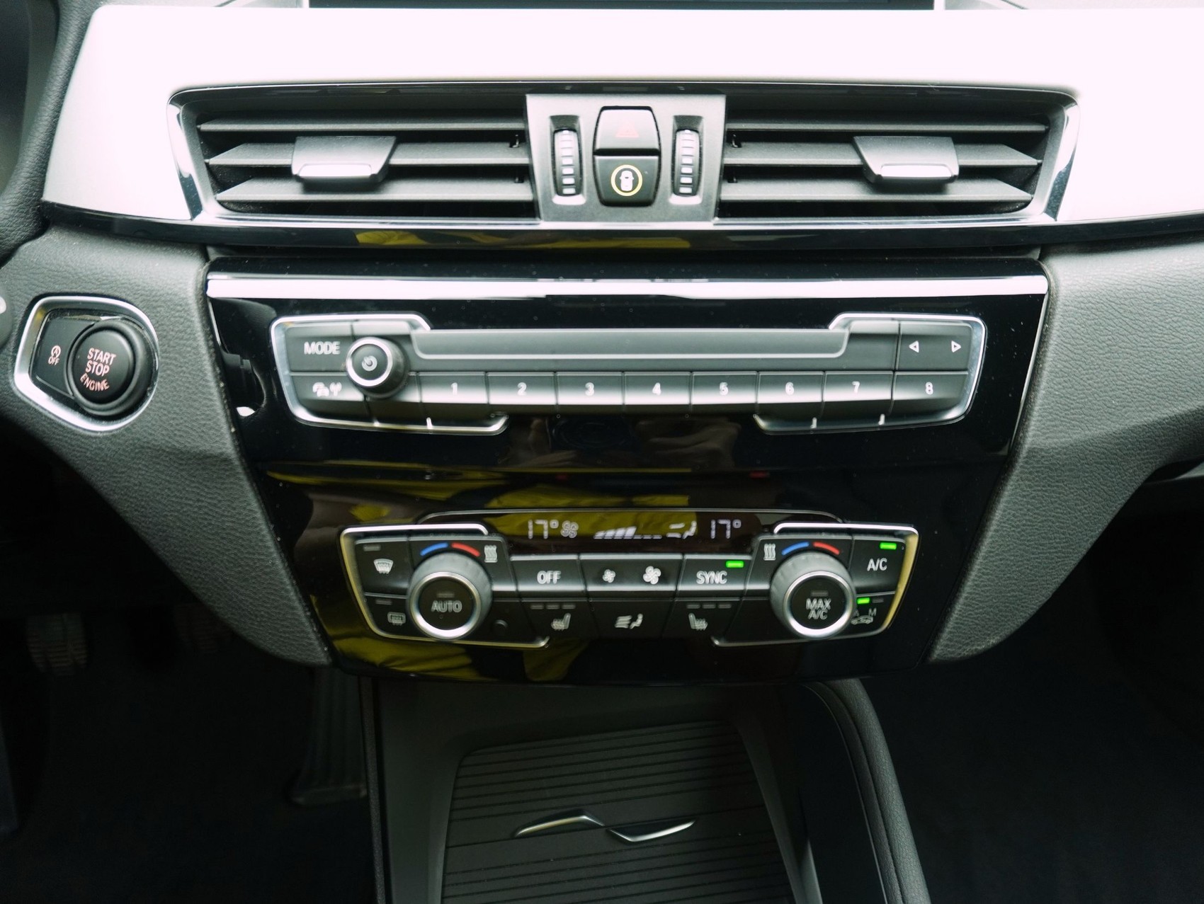 BMW X1 18i sDrive-image-13