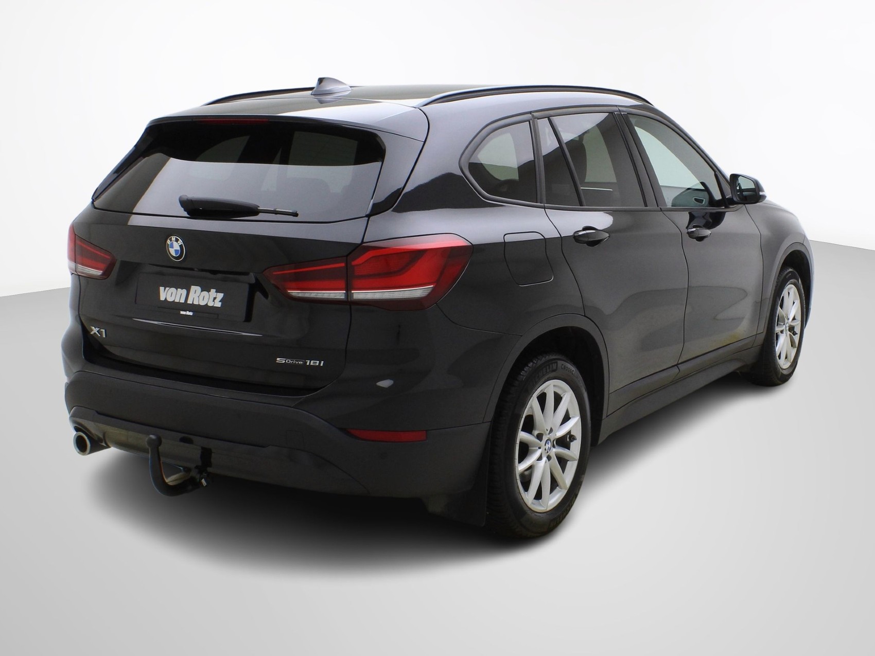 BMW X1 18i sDrive-image-4